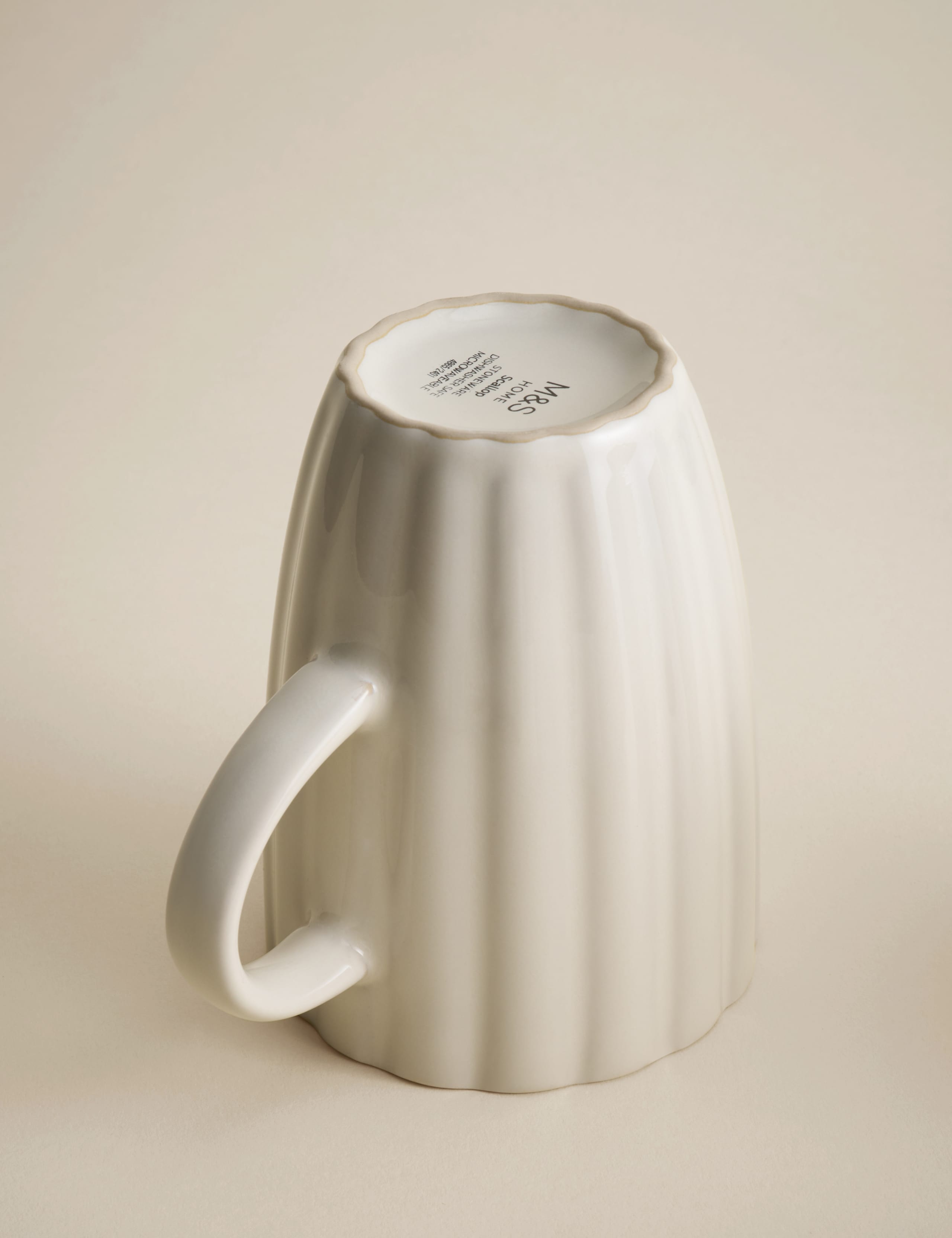 Set of 4 Scallop Mugs 2 of 4