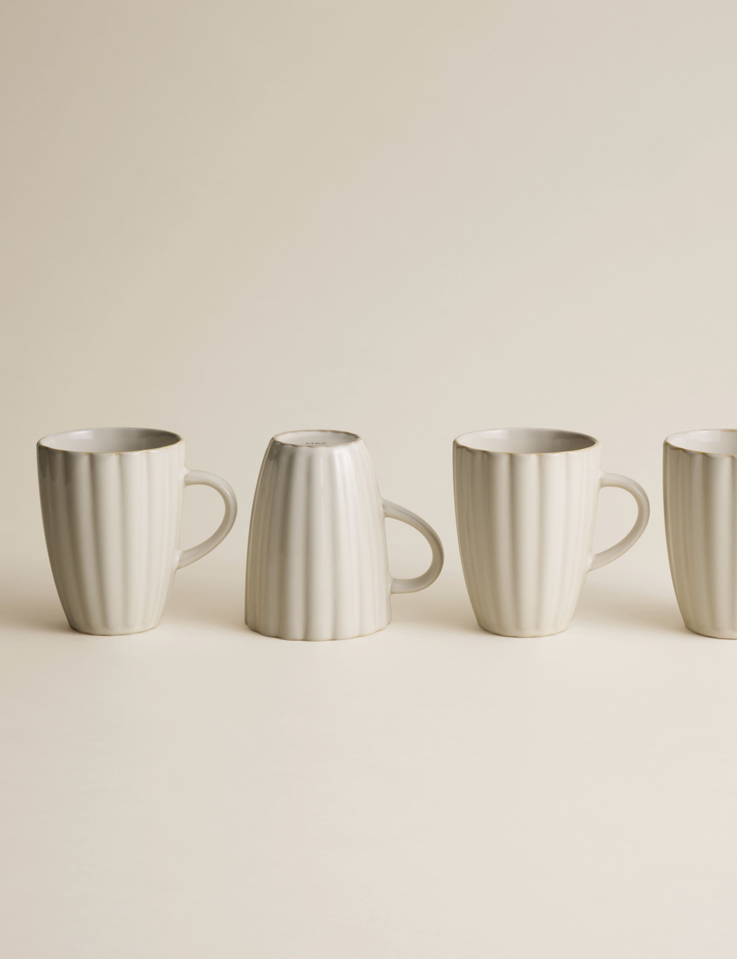 Set of 4 Scallop Mugs 4 of 4