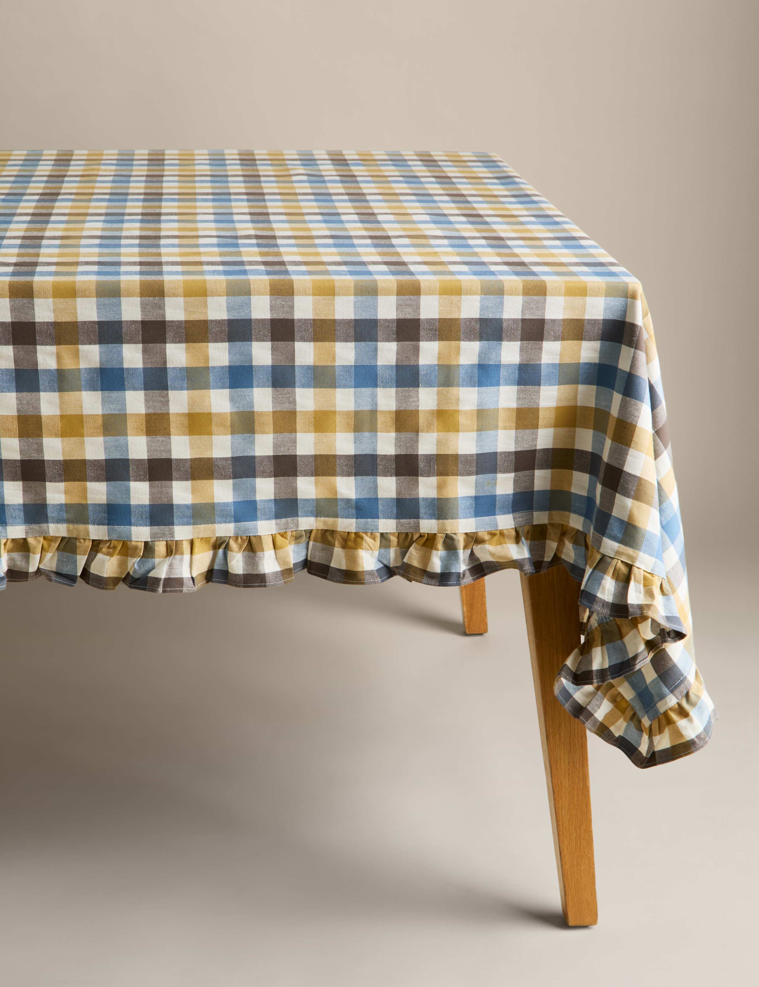 Cotton with Linen Gingham Ruffle Tablecloth 6 of 6