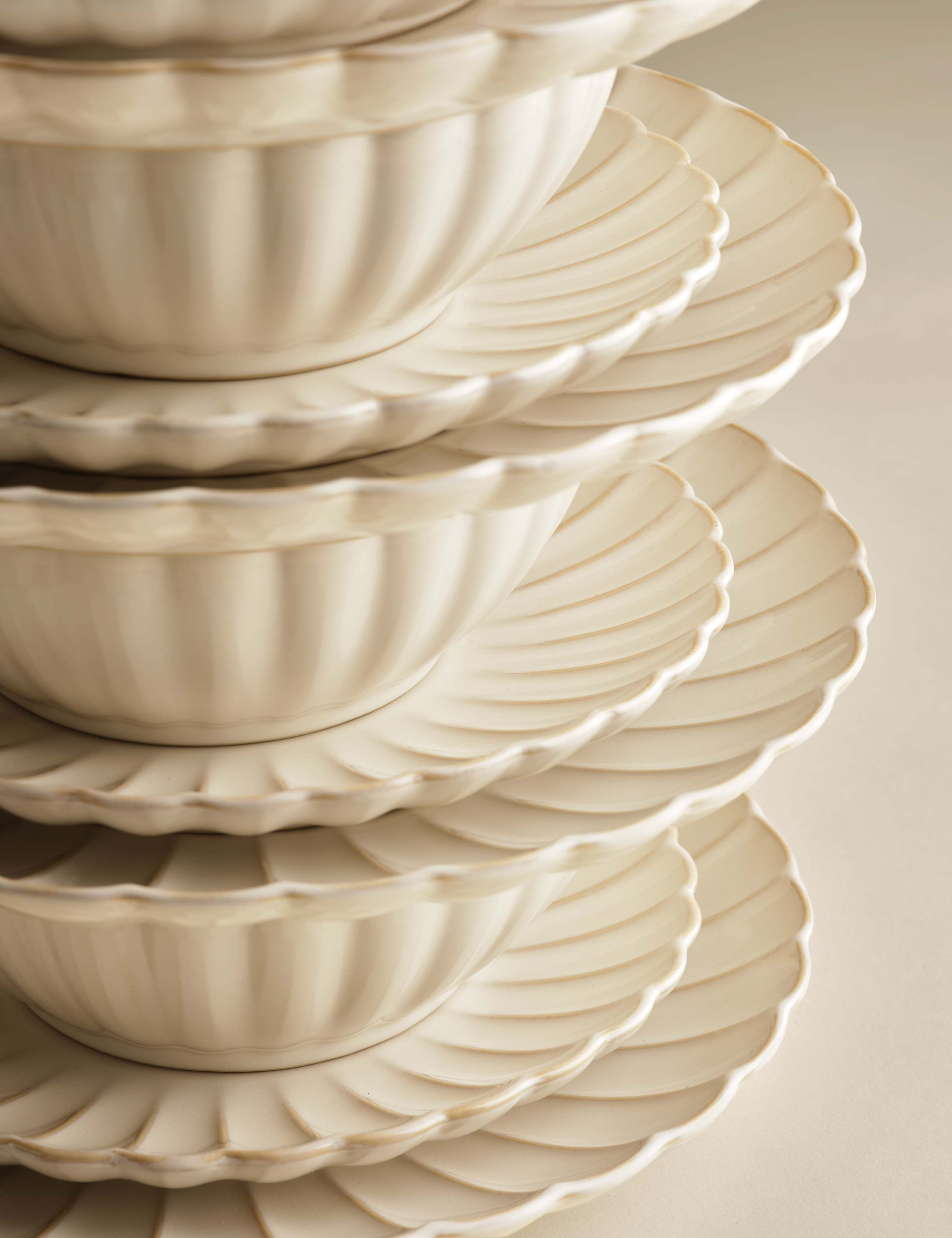 12 Piece Scallop Dinner Set 4 of 4