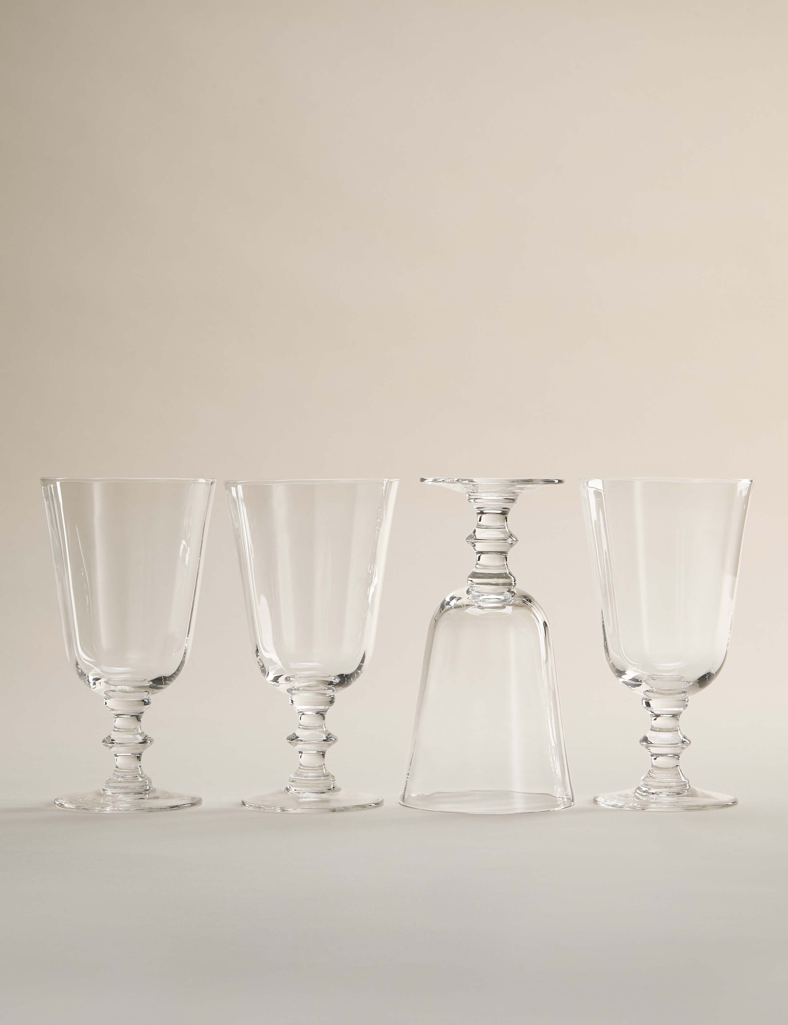 Set of 4 Etoile Wine Glasses 4 of 6