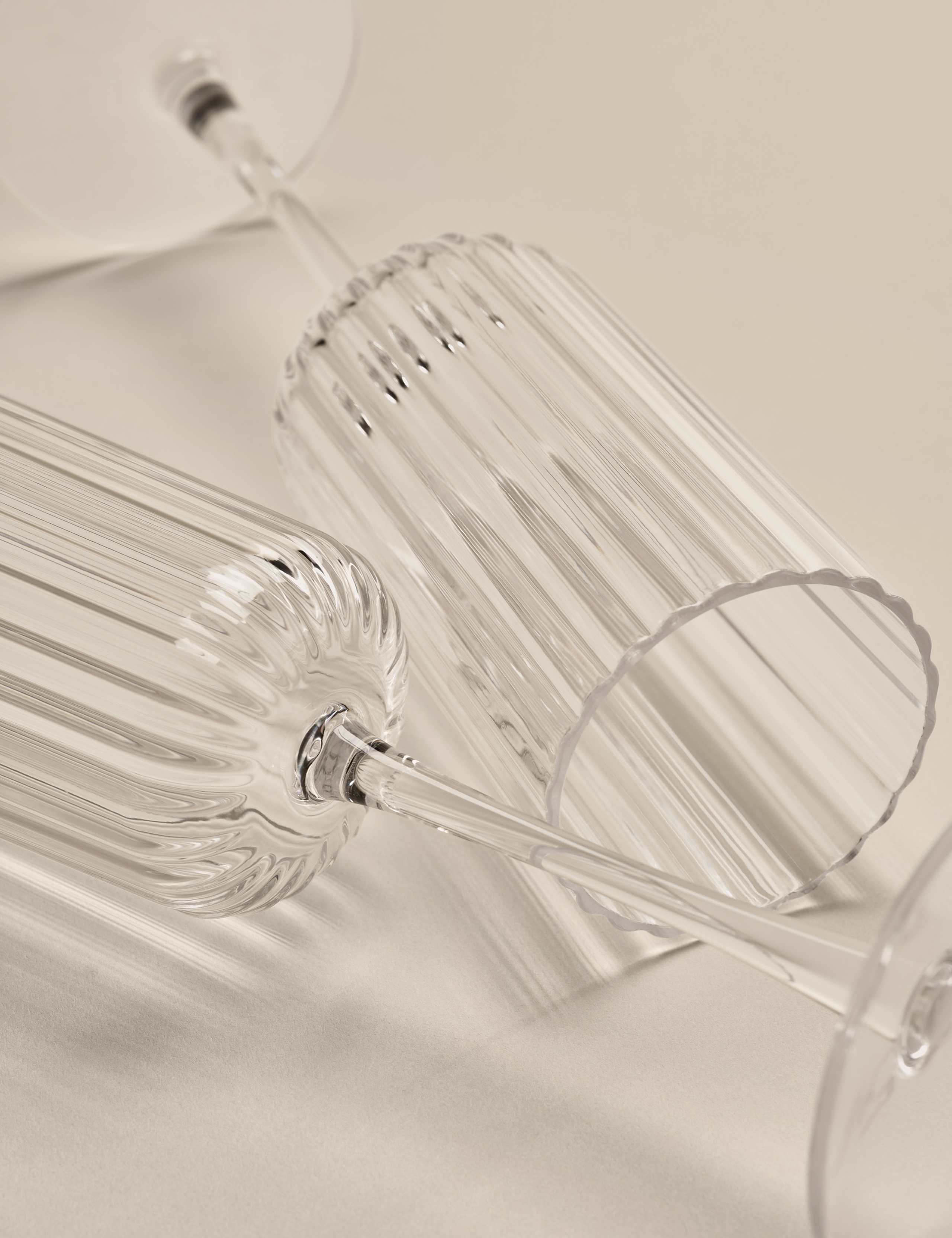 Set of 4 Ribbed Picnic Champagne Flutes 2 of 5