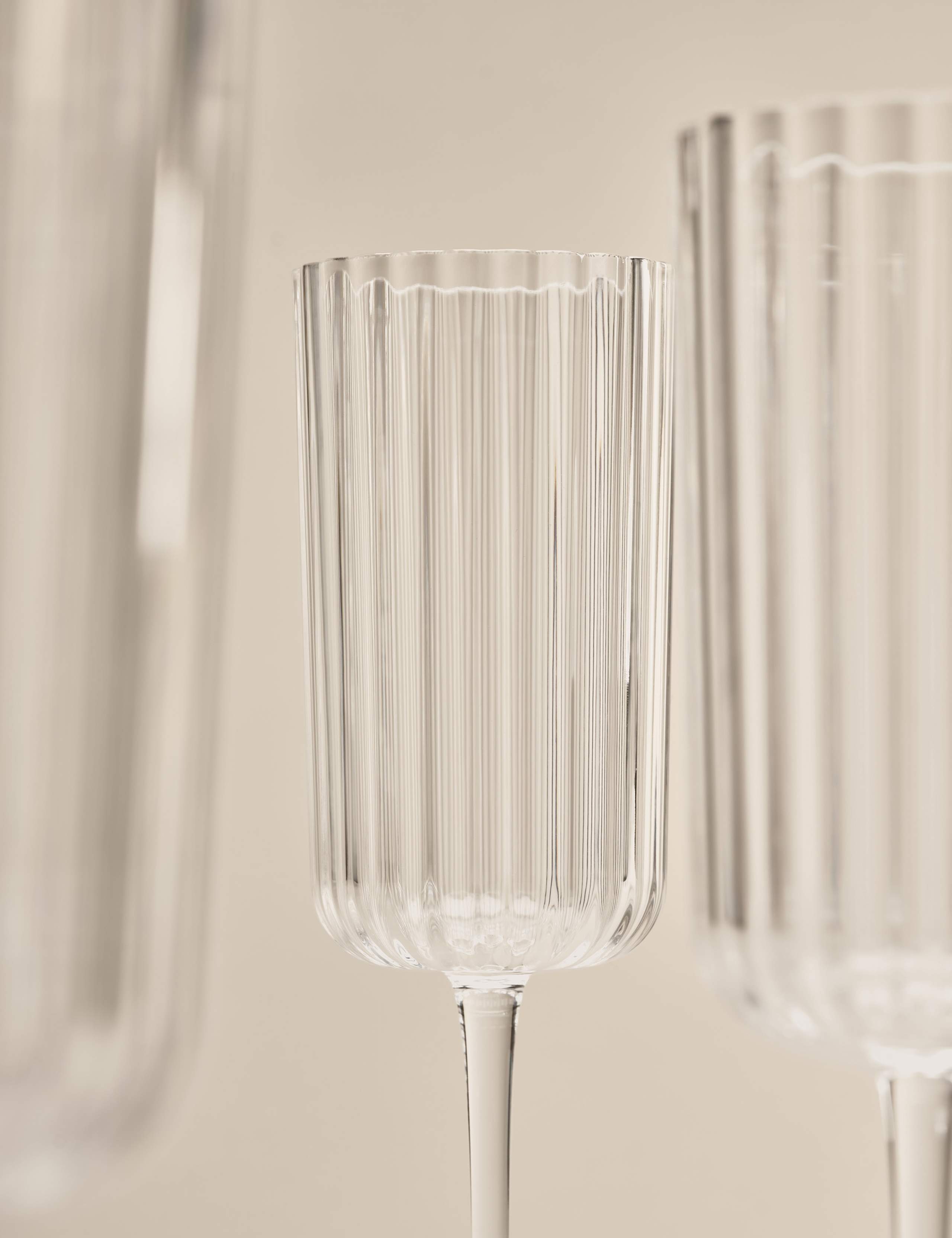 Set of 4 Ribbed Picnic Champagne Flutes 3 of 5