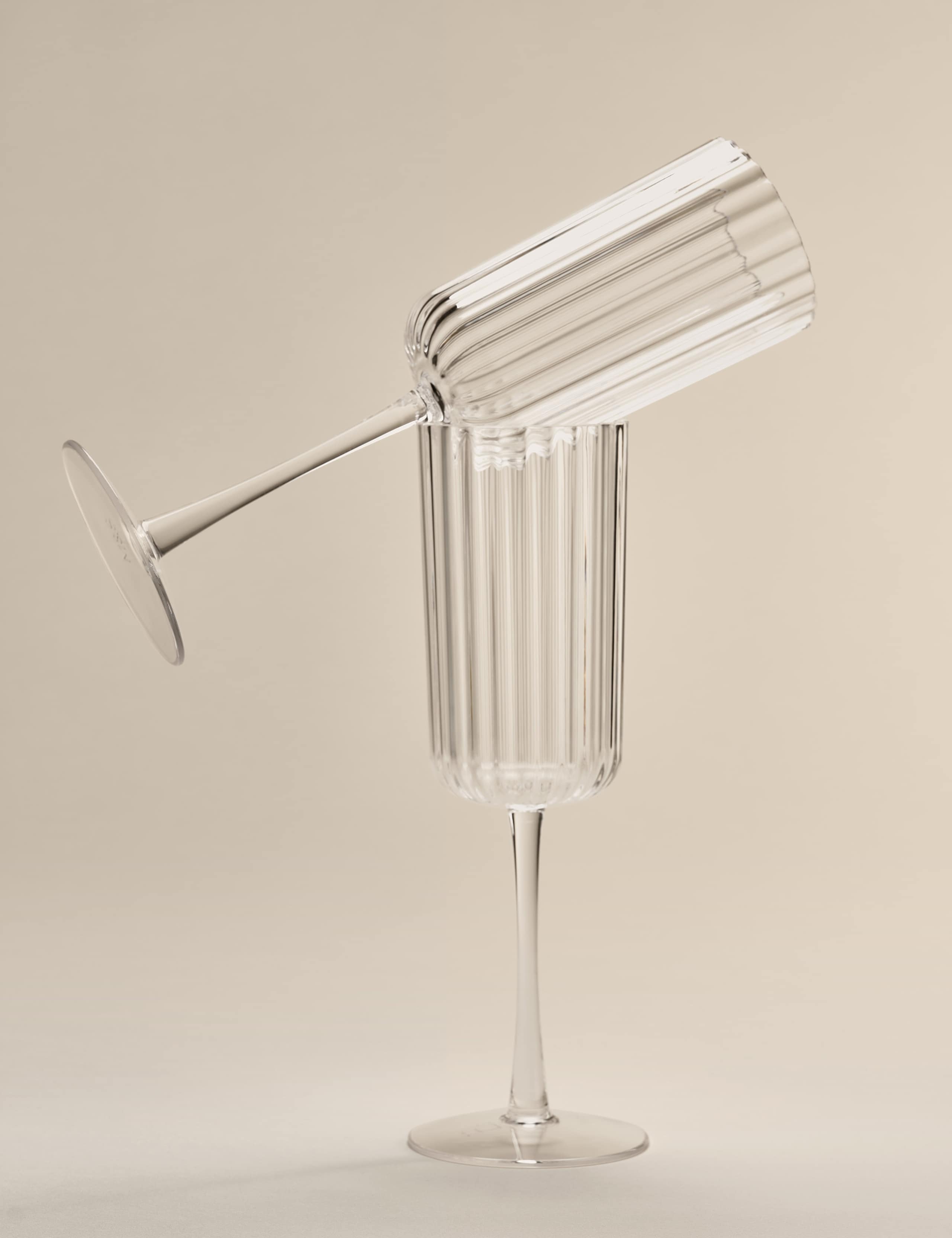 Set of 4 Ribbed Picnic Champagne Flutes 4 of 5