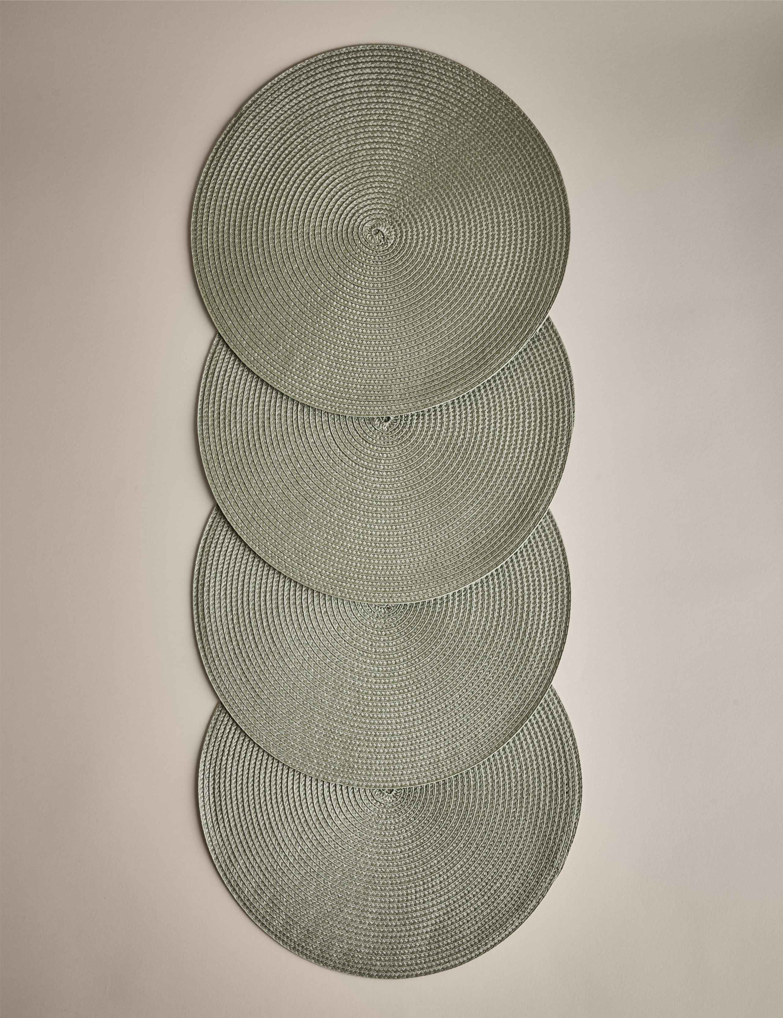 Set of 4 Round Woven Placemats 2 of 4
