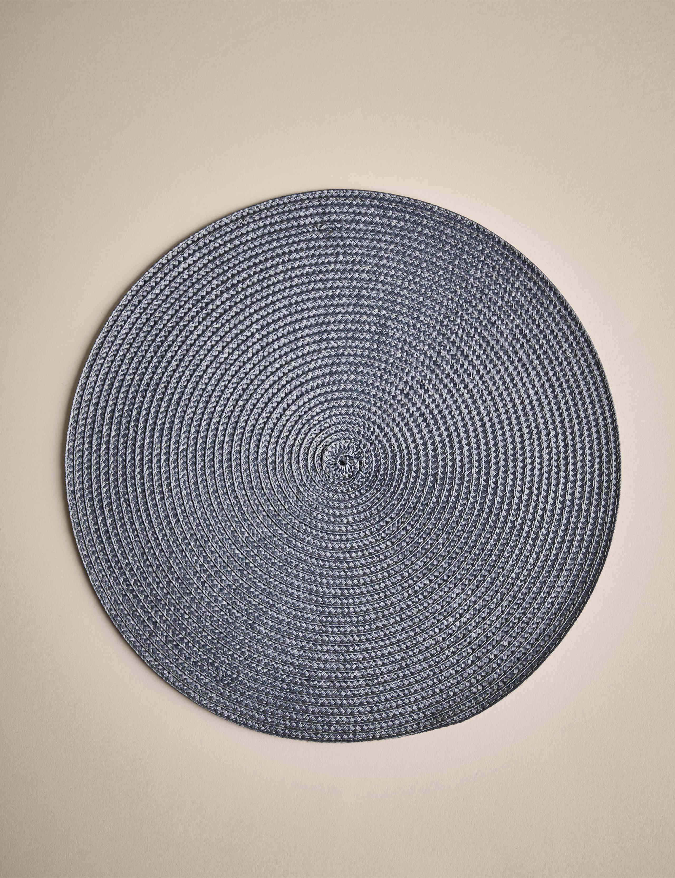 Set of 4 Round Woven Placemats 3 of 4