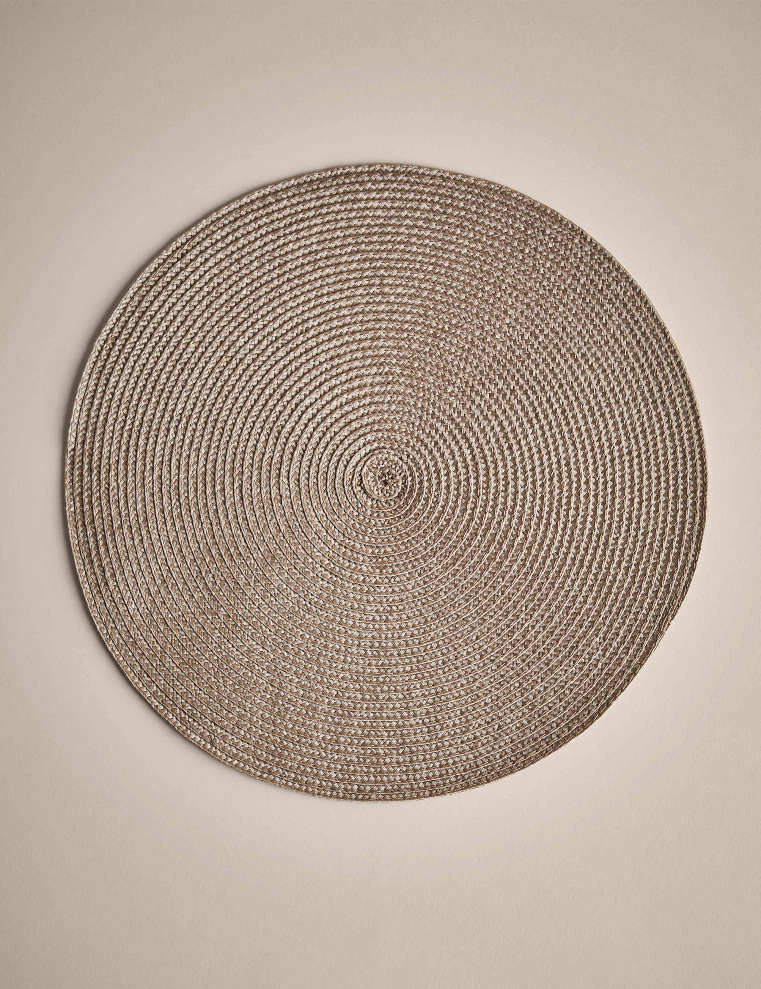 Set of 4 Round Woven Placemats 2 of 4