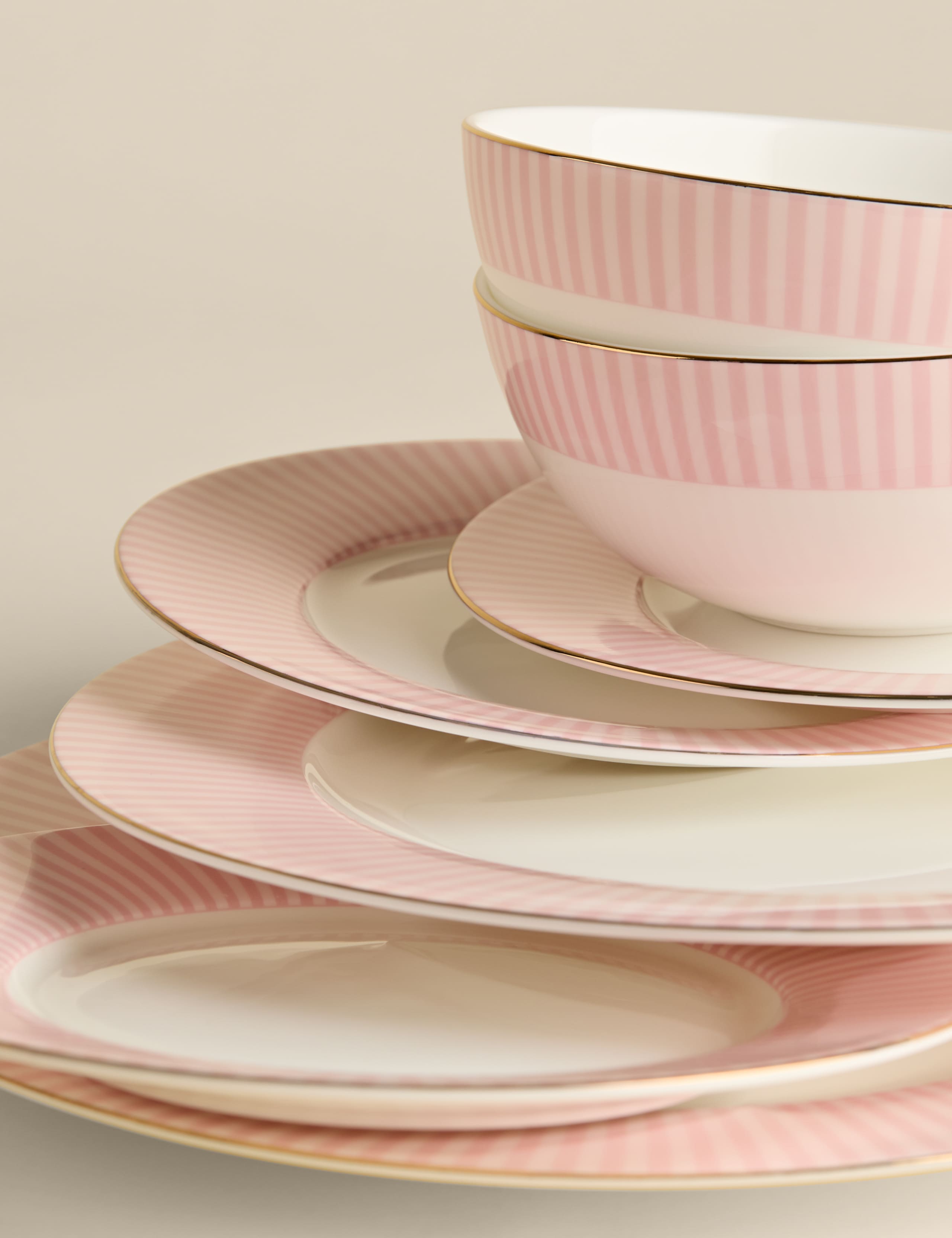 12 Piece Hampton Dinner Set 7 of 8