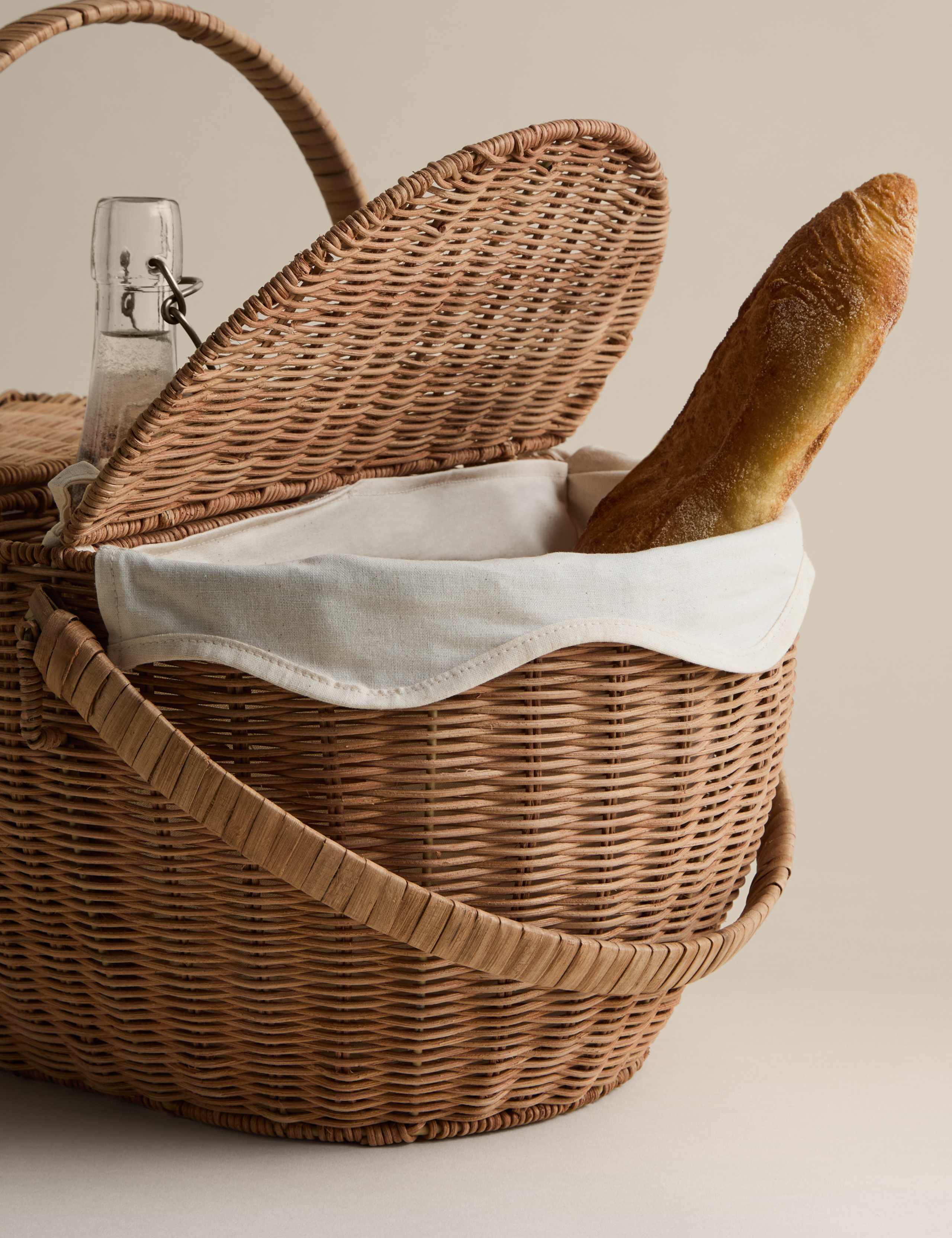 Wicker Picnic Hamper with Wine Holder 2 of 6