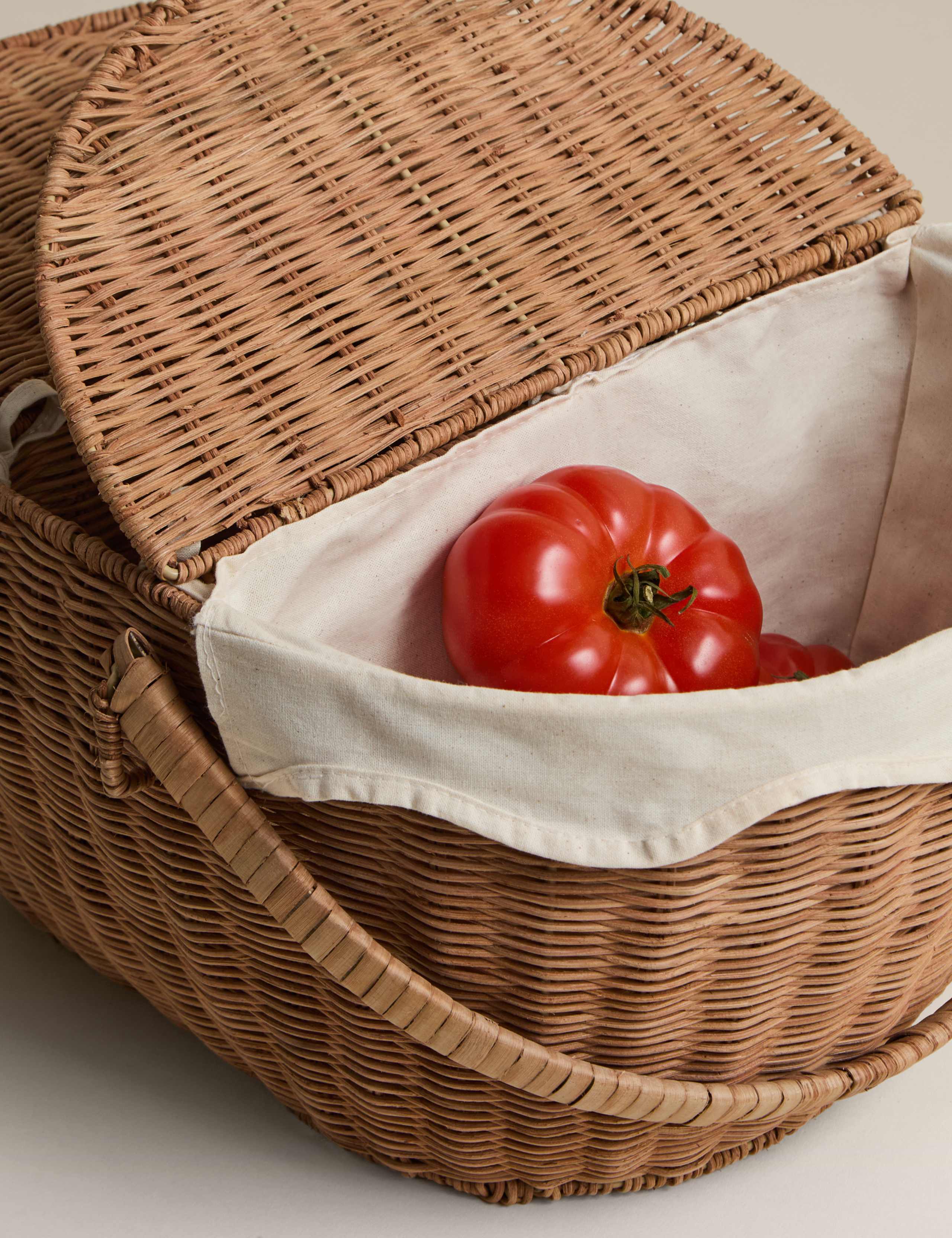 Wicker Picnic Hamper with Wine Holder 6 of 6