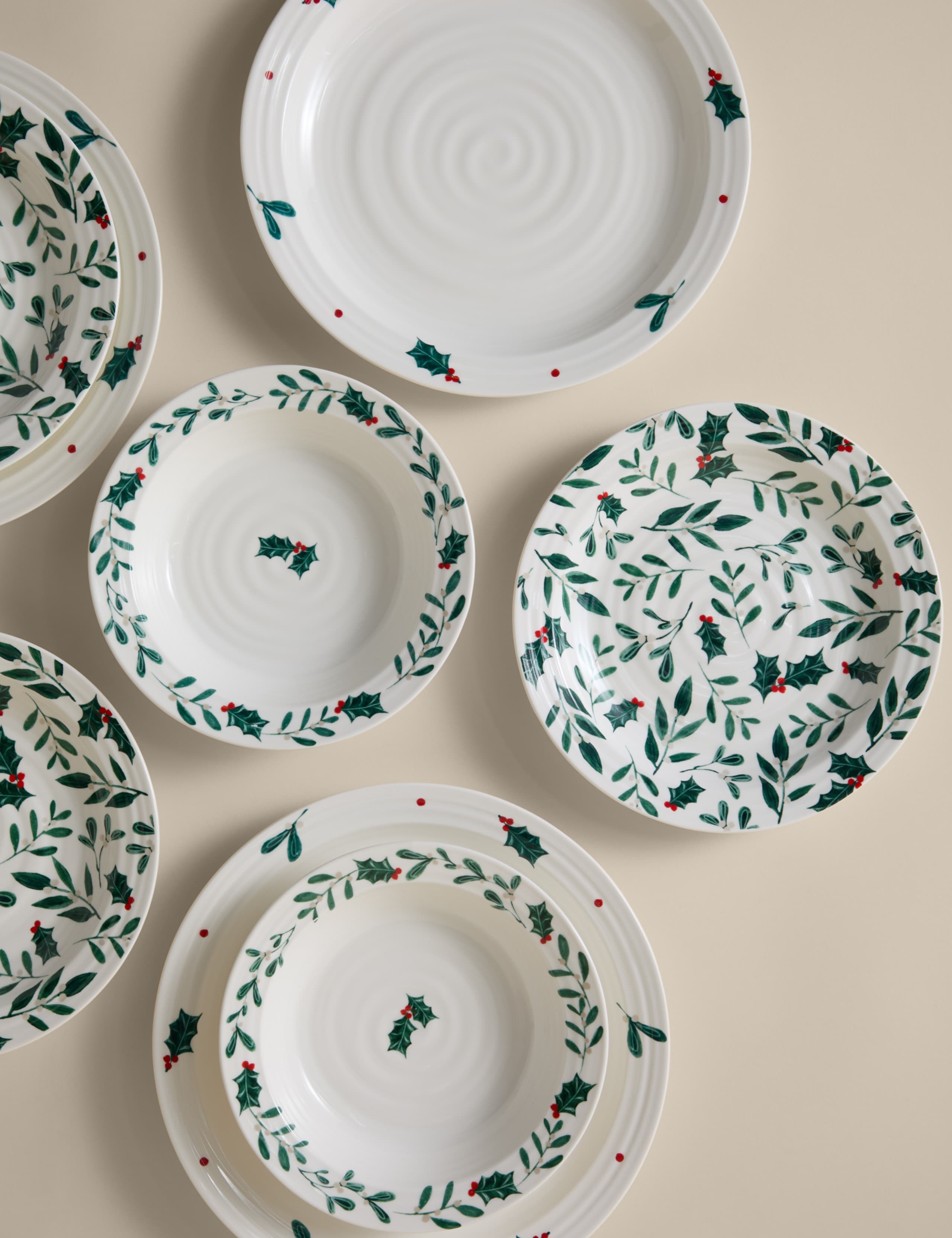 12 Piece Winter Berry Dinner Set 2 of 7