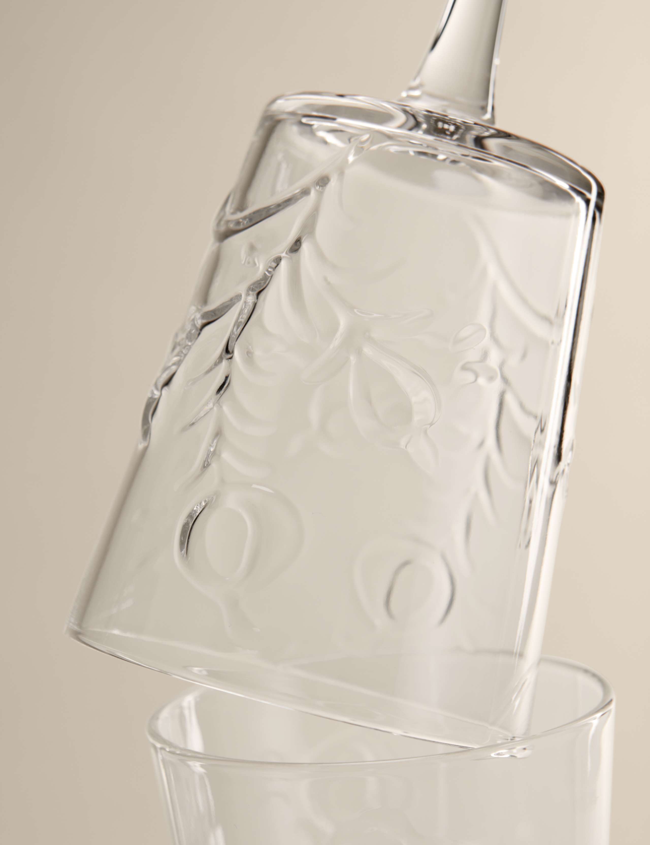 Set of 2 Embossed Floral Wine Glasses 3 of 6