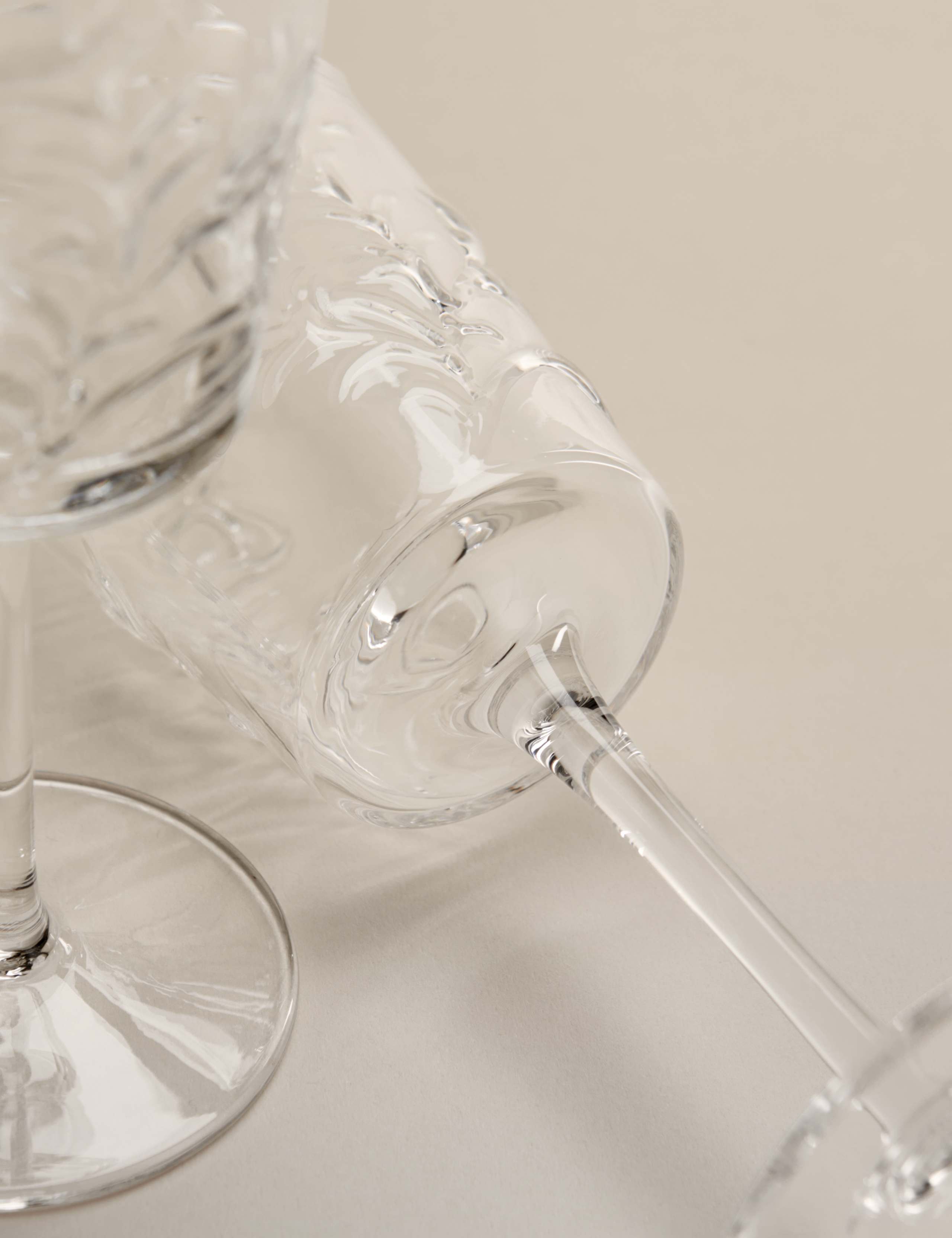 Set of 2 Embossed Floral Wine Glasses 4 of 6