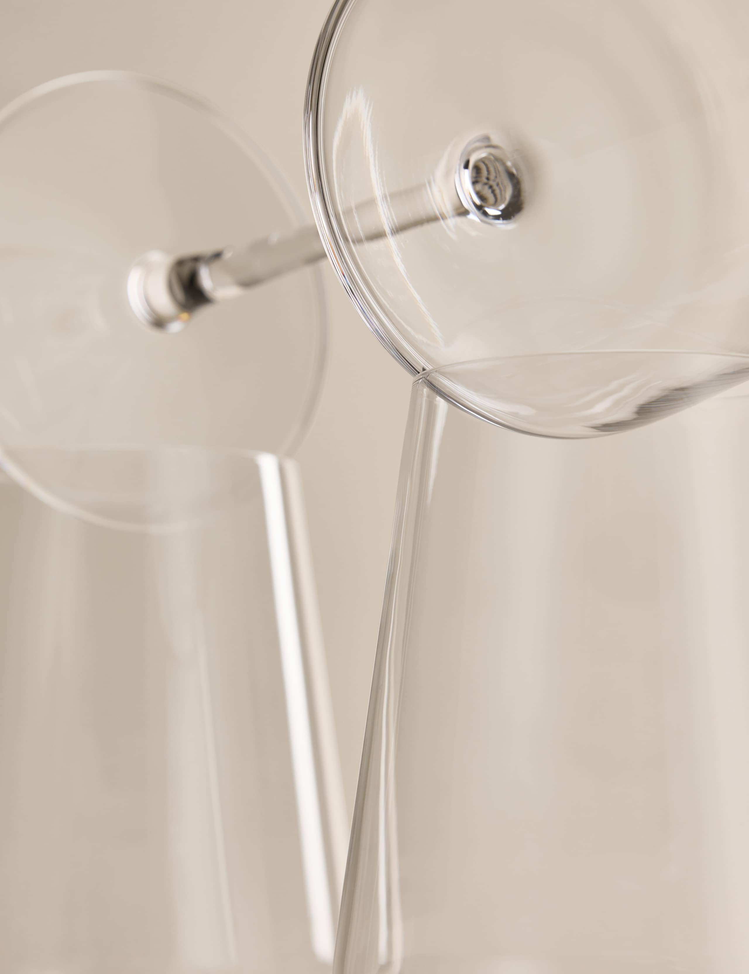 Set of 6 Modern White Wine Glasses 5 of 6