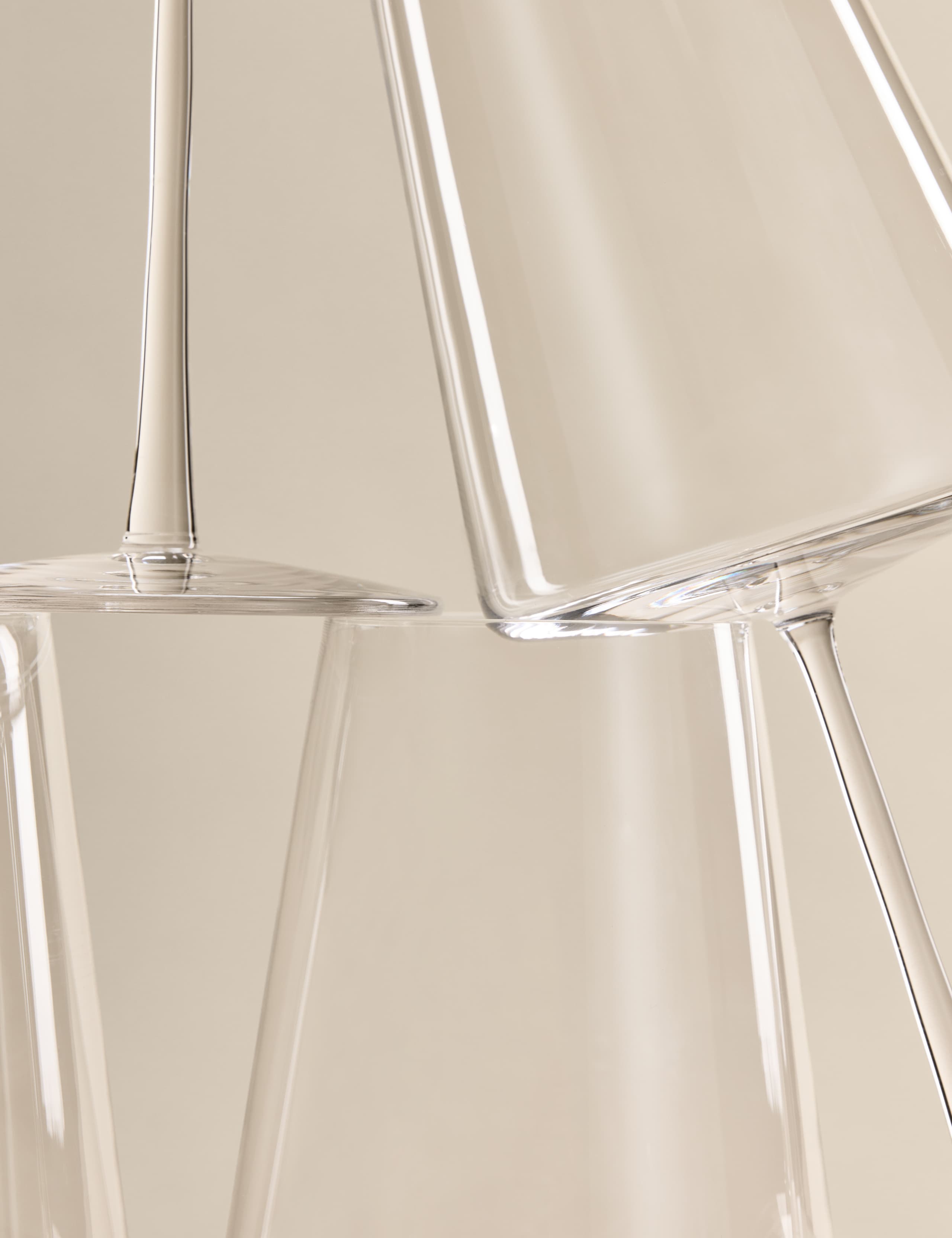 Set of 6 Modern Bordeaux Wine Glasses 2 of 6