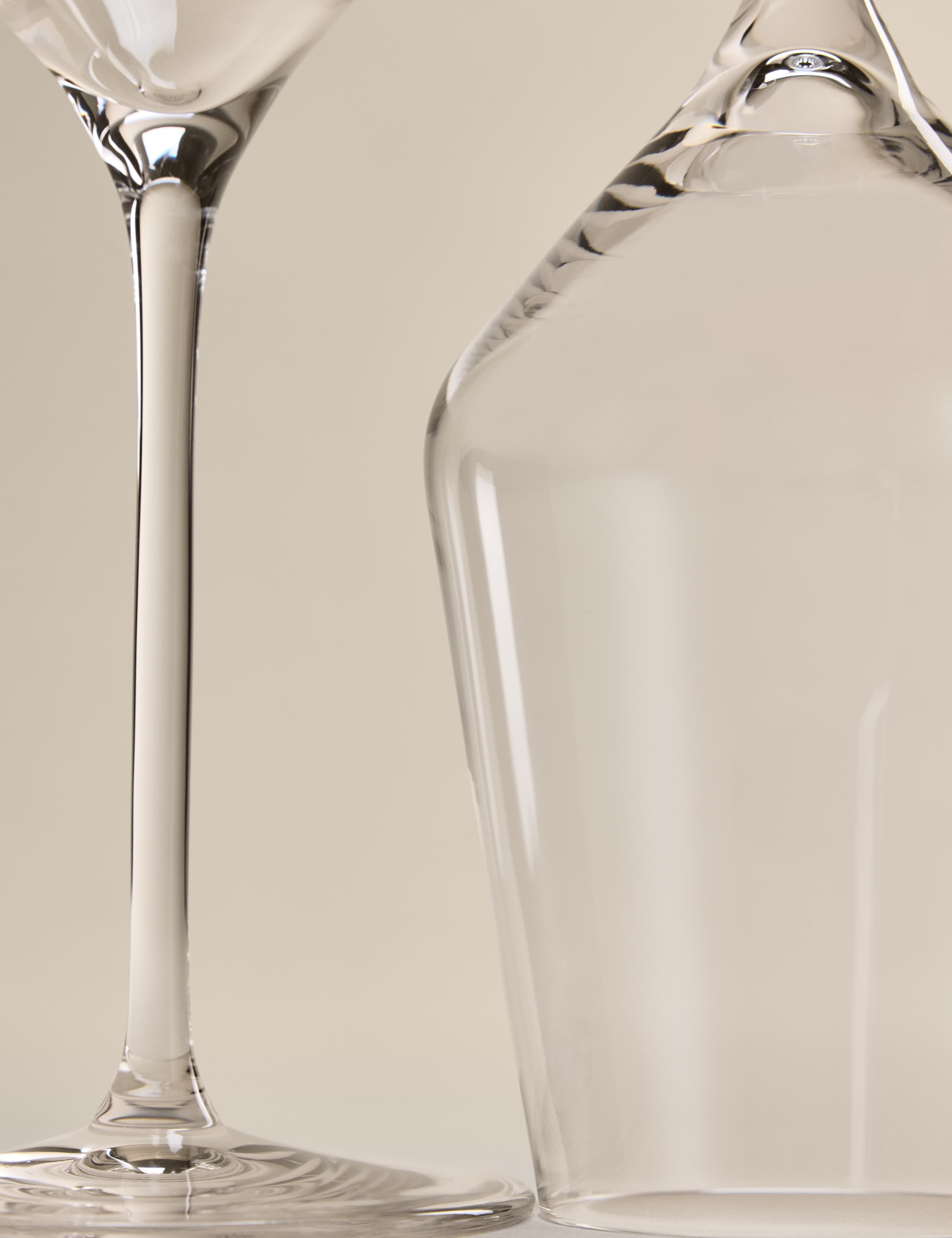 Set of 6 Classic White Wine Glasses 6 of 6