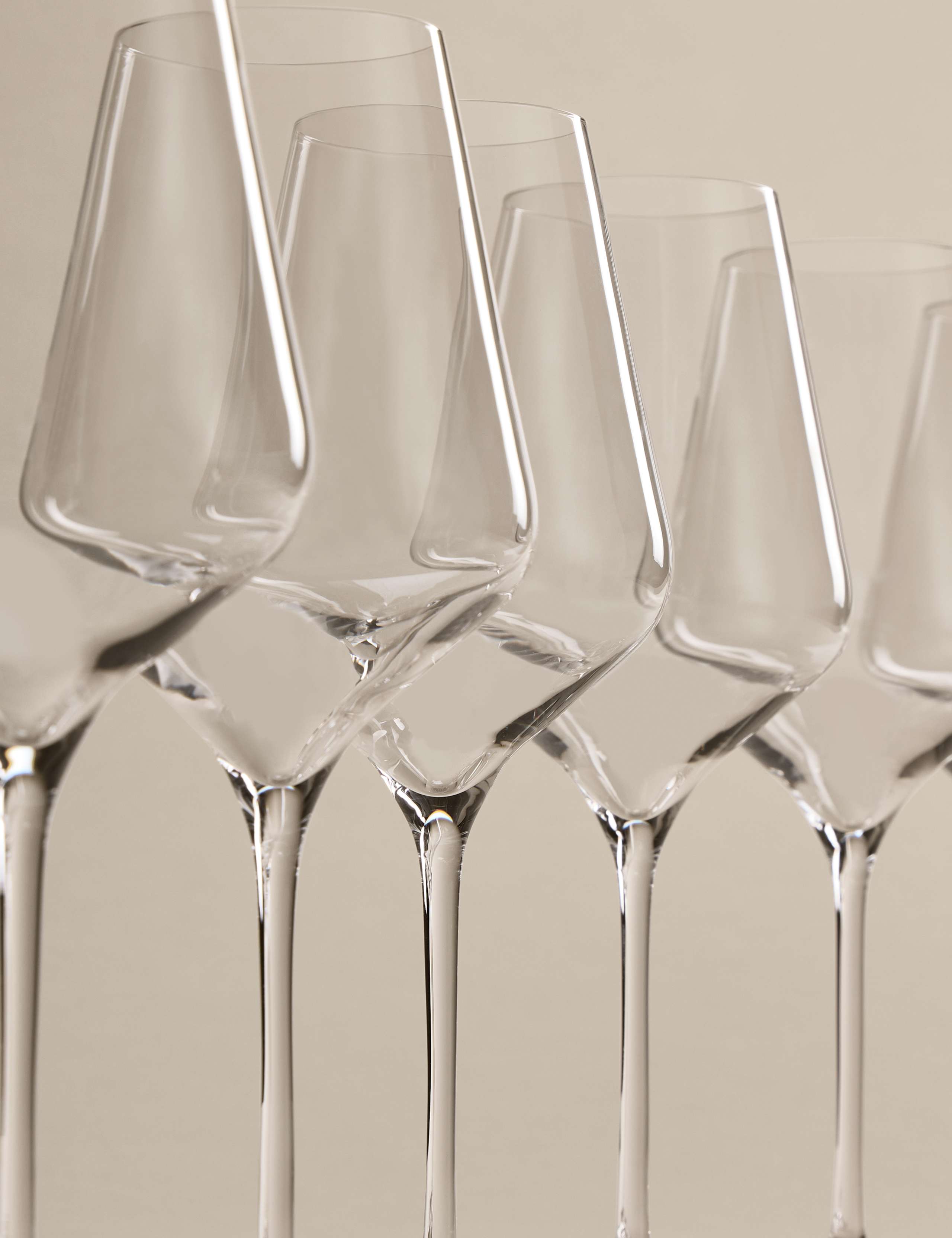Set of 6 Classic Red Wine Glasses 3 of 6