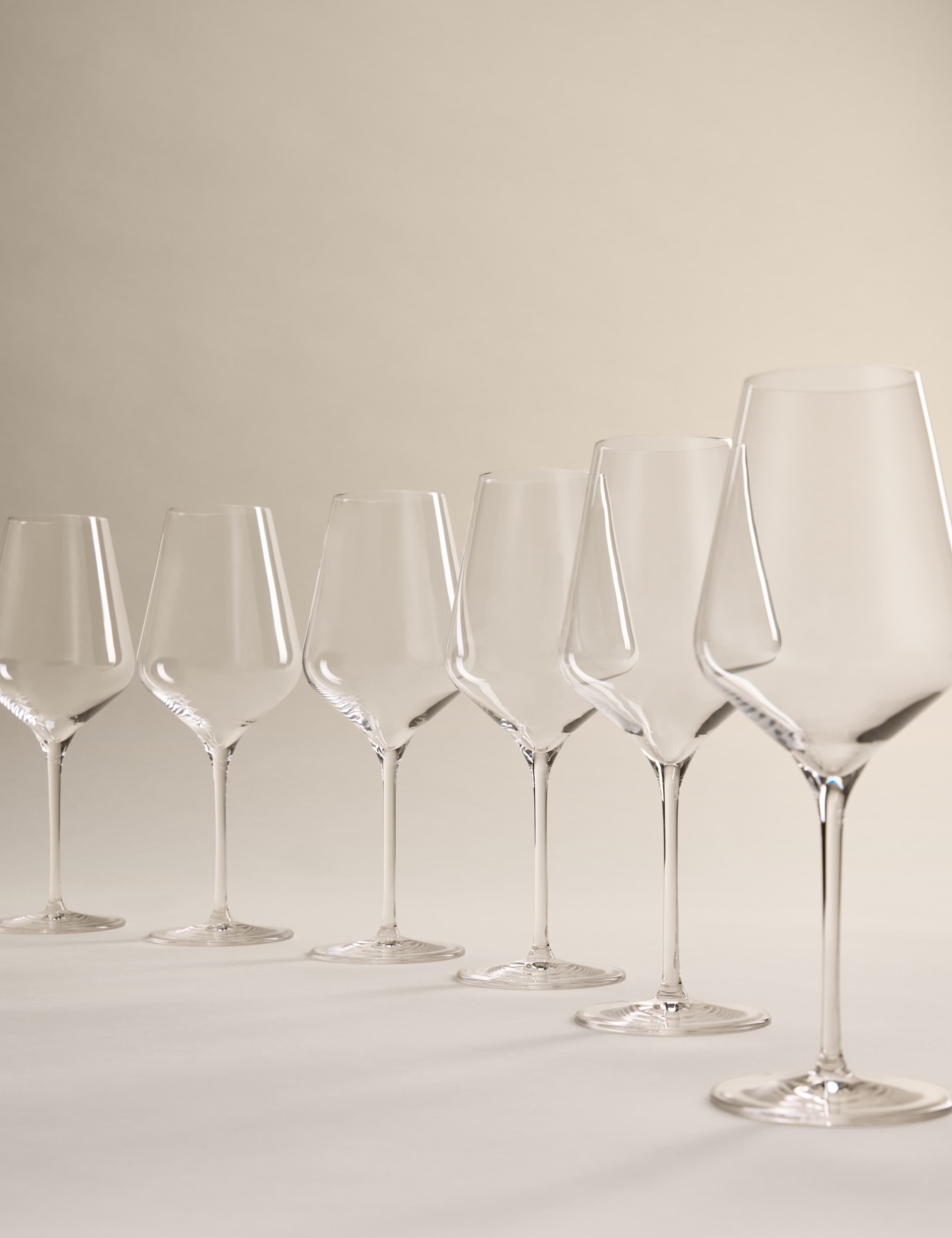 Set of 6 Classic Red Wine Glasses 4 of 6