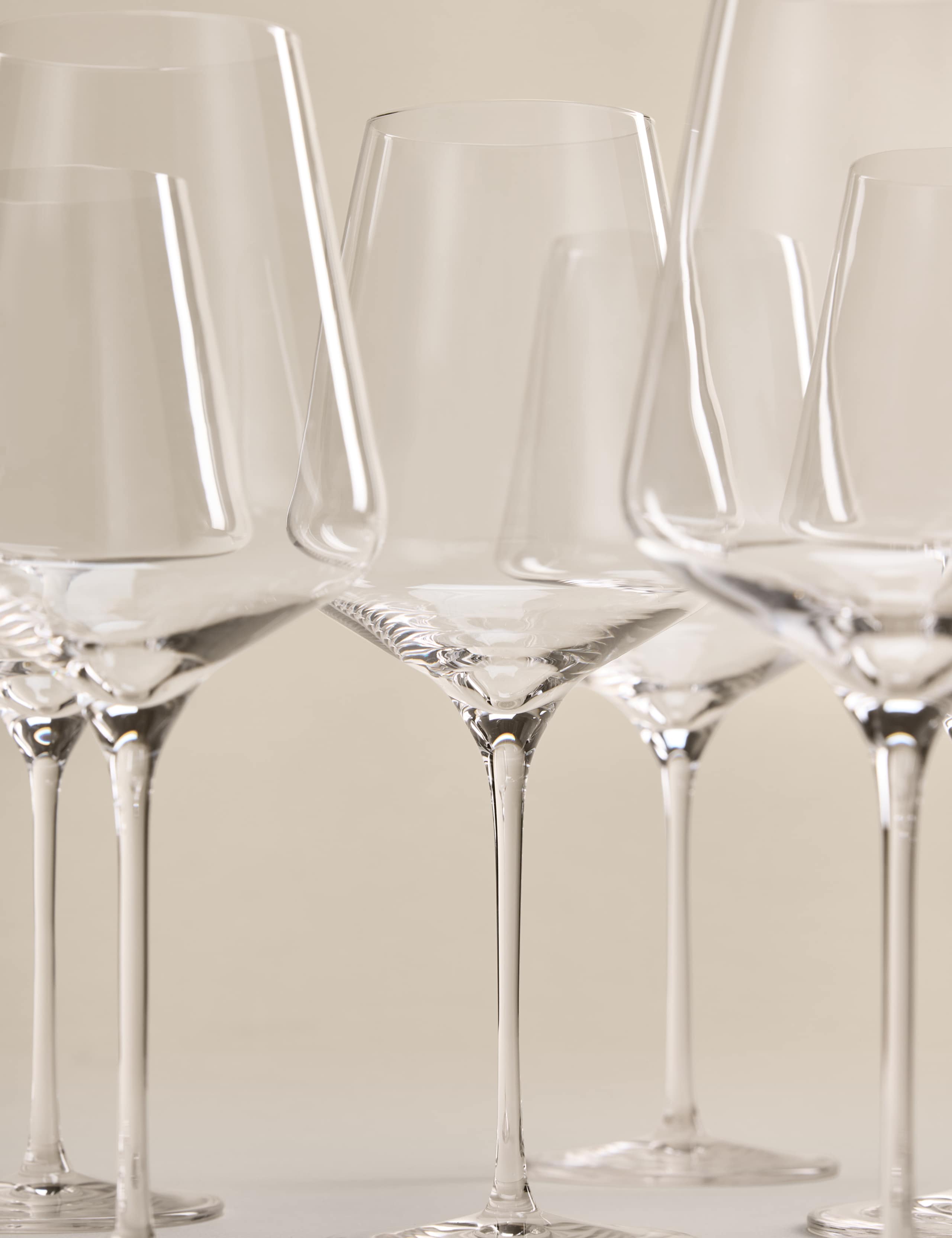 Set of 6 Classic Bordeaux Wine Glasses 2 of 6