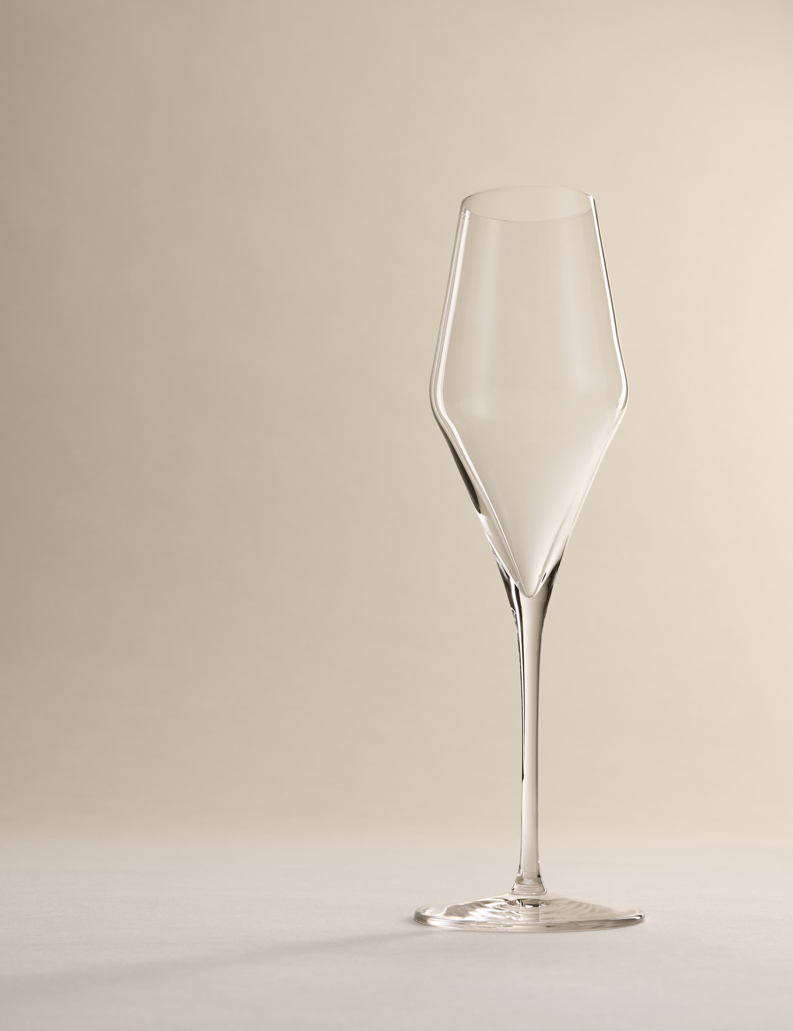 Set of 6 Classic Champagne Flutes 3 of 6