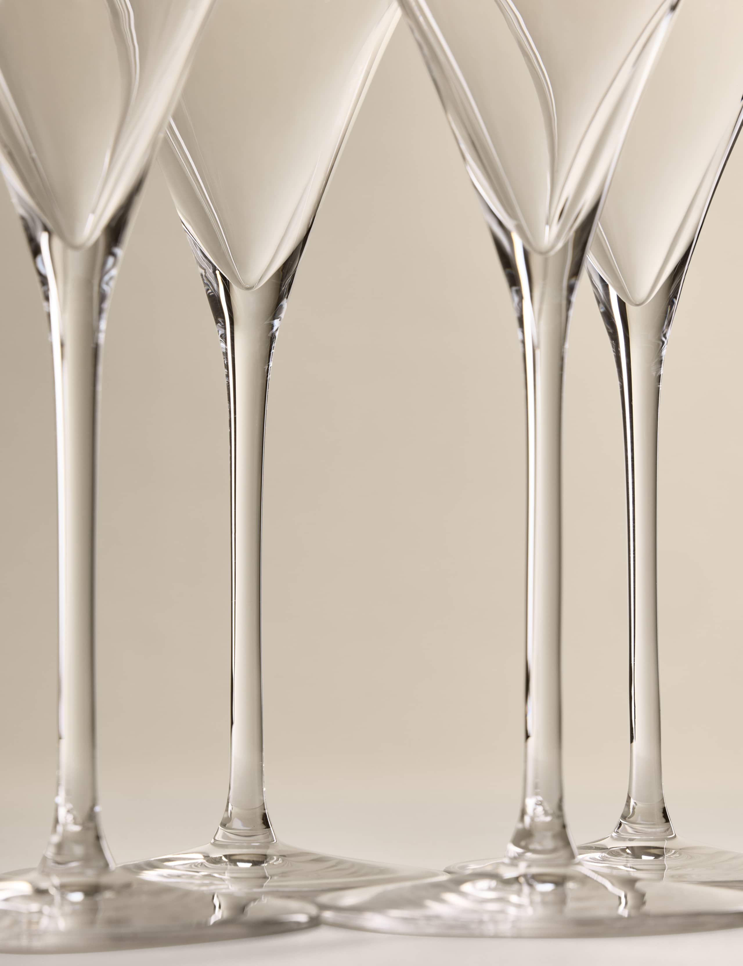 Set of 6 Classic Champagne Flutes 6 of 6