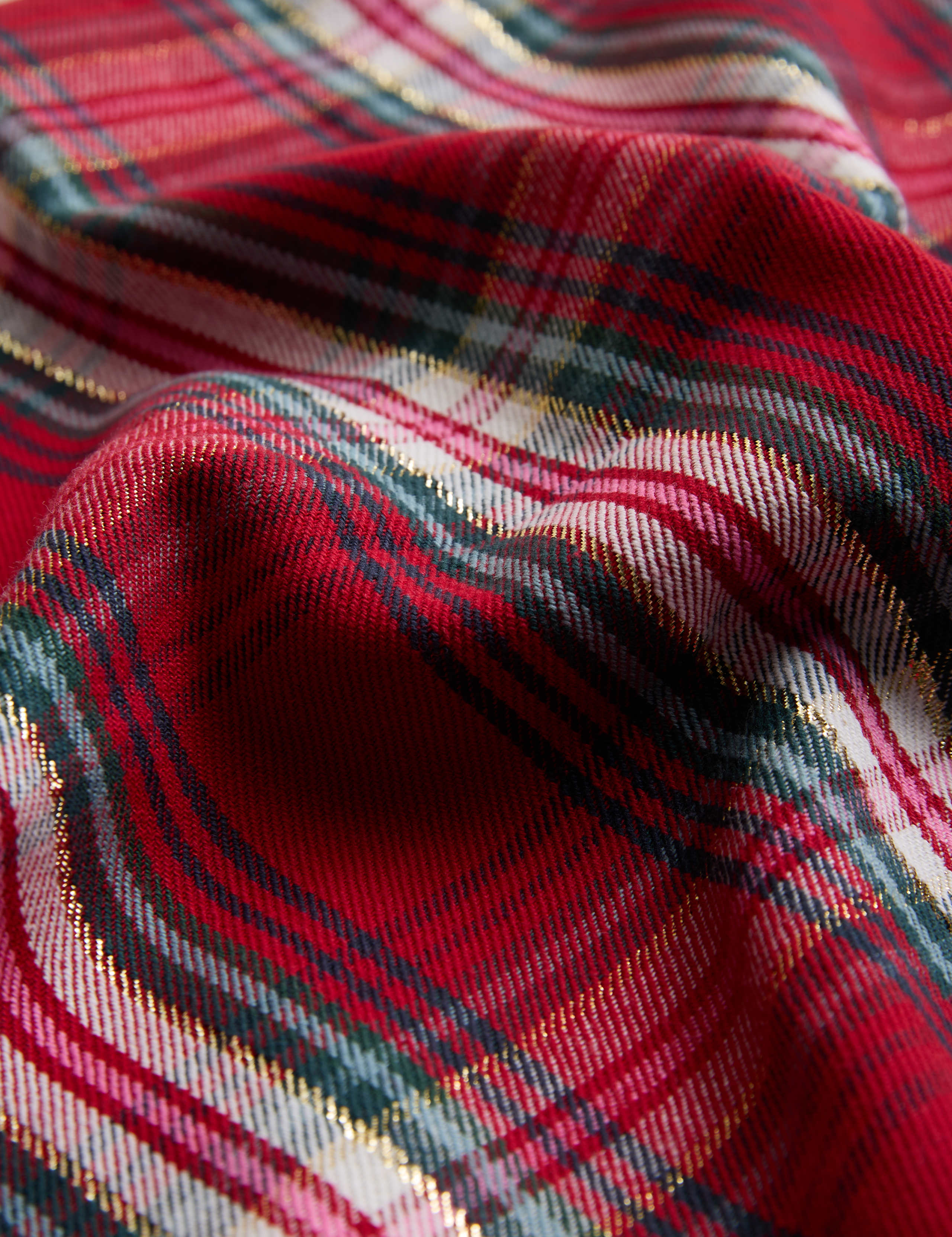 Cotton Rich Tartan Tablecloth 2 of 4