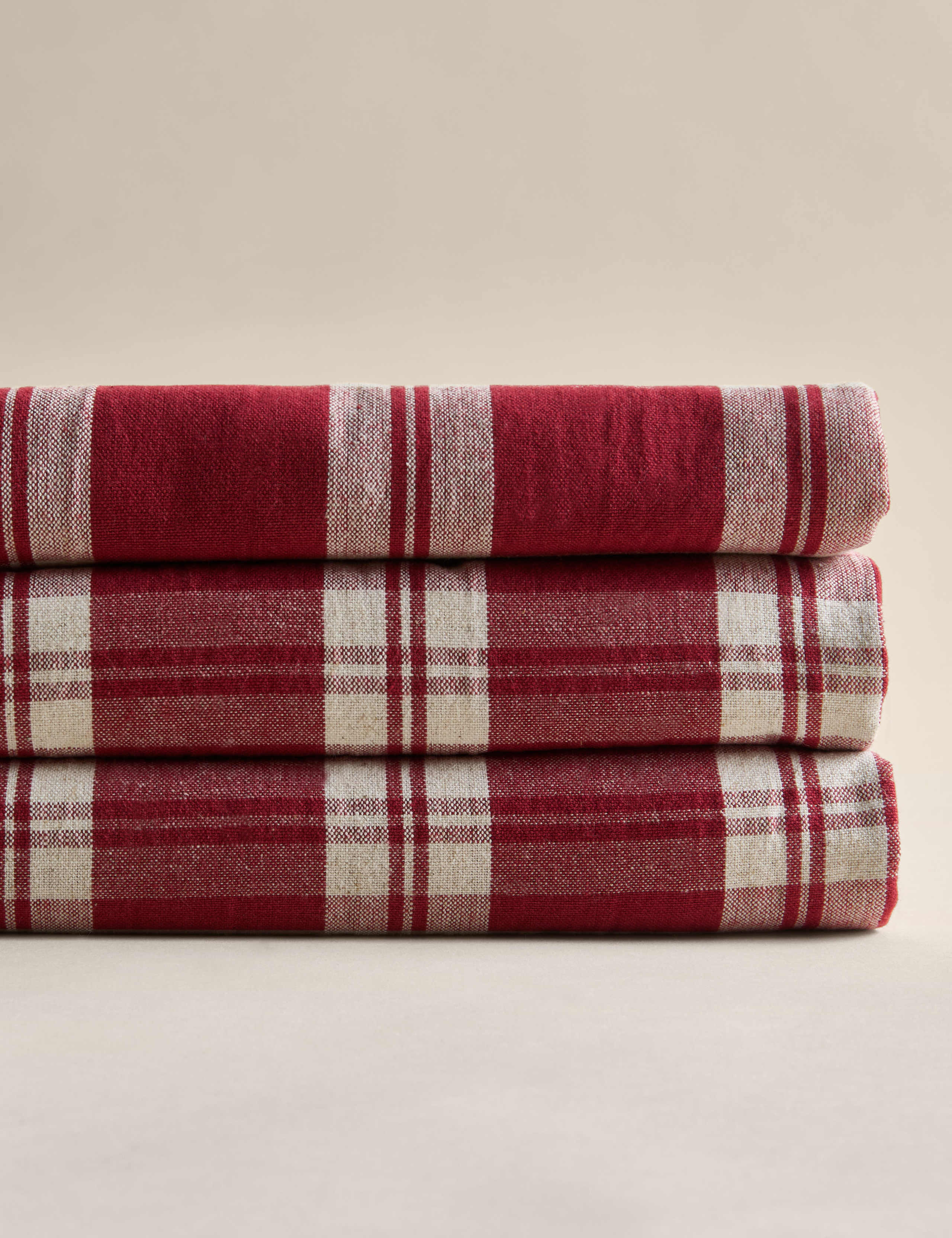 Cotton Rich Checked Christmas Tablecloth 3 of 4