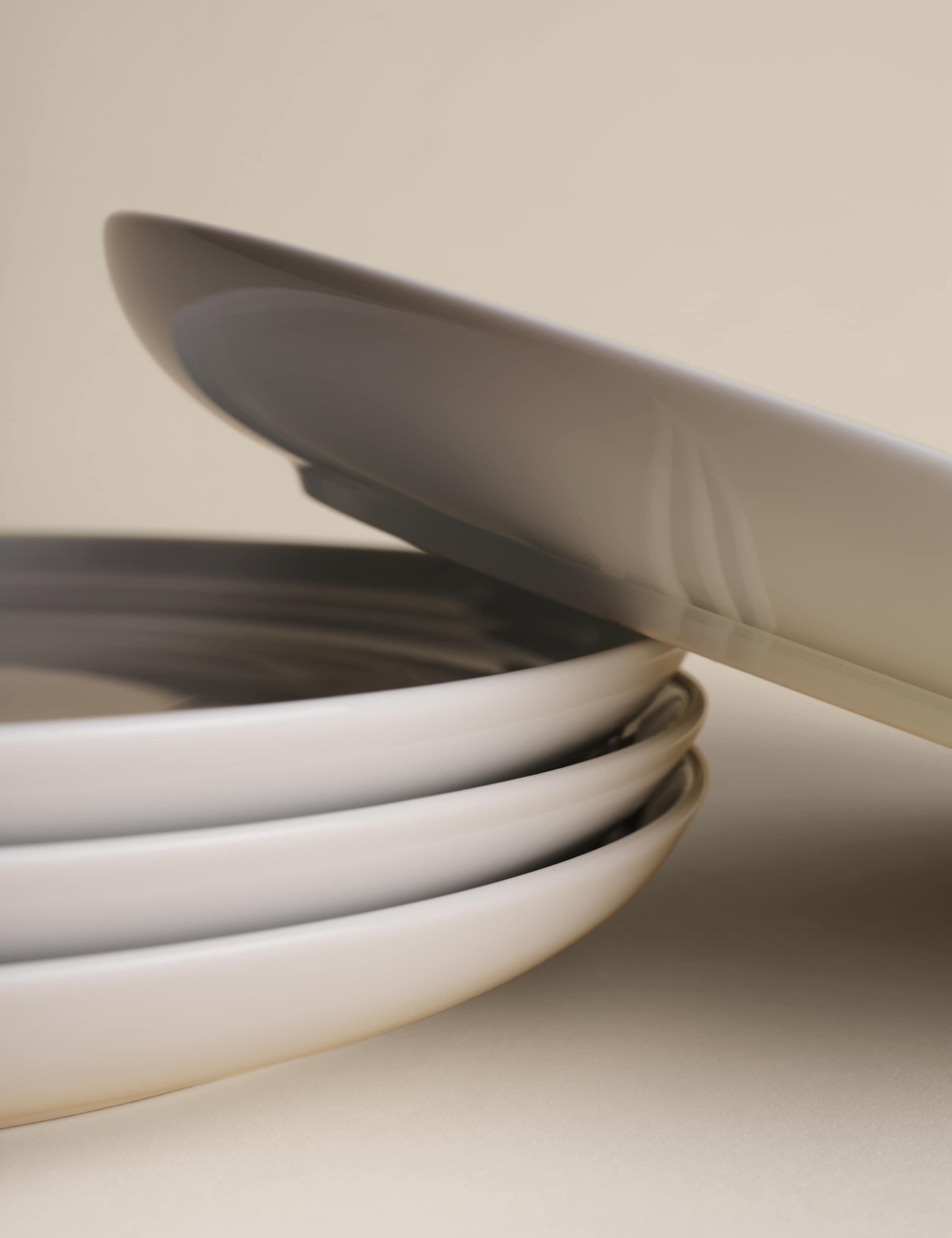 Set of 4 Marlowe Dinner Plates 3 of 4
