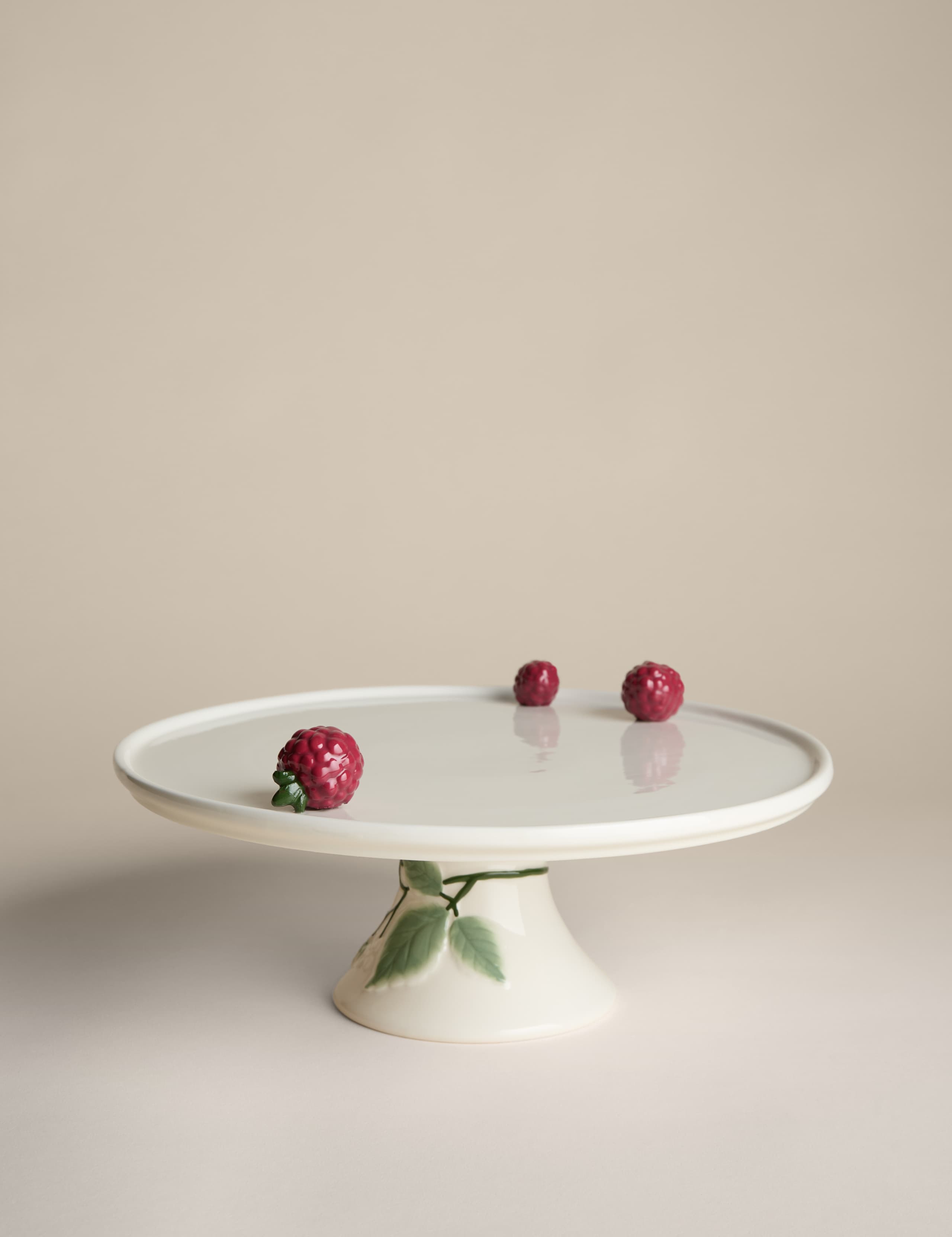 Bramble Cakestand 2 of 6