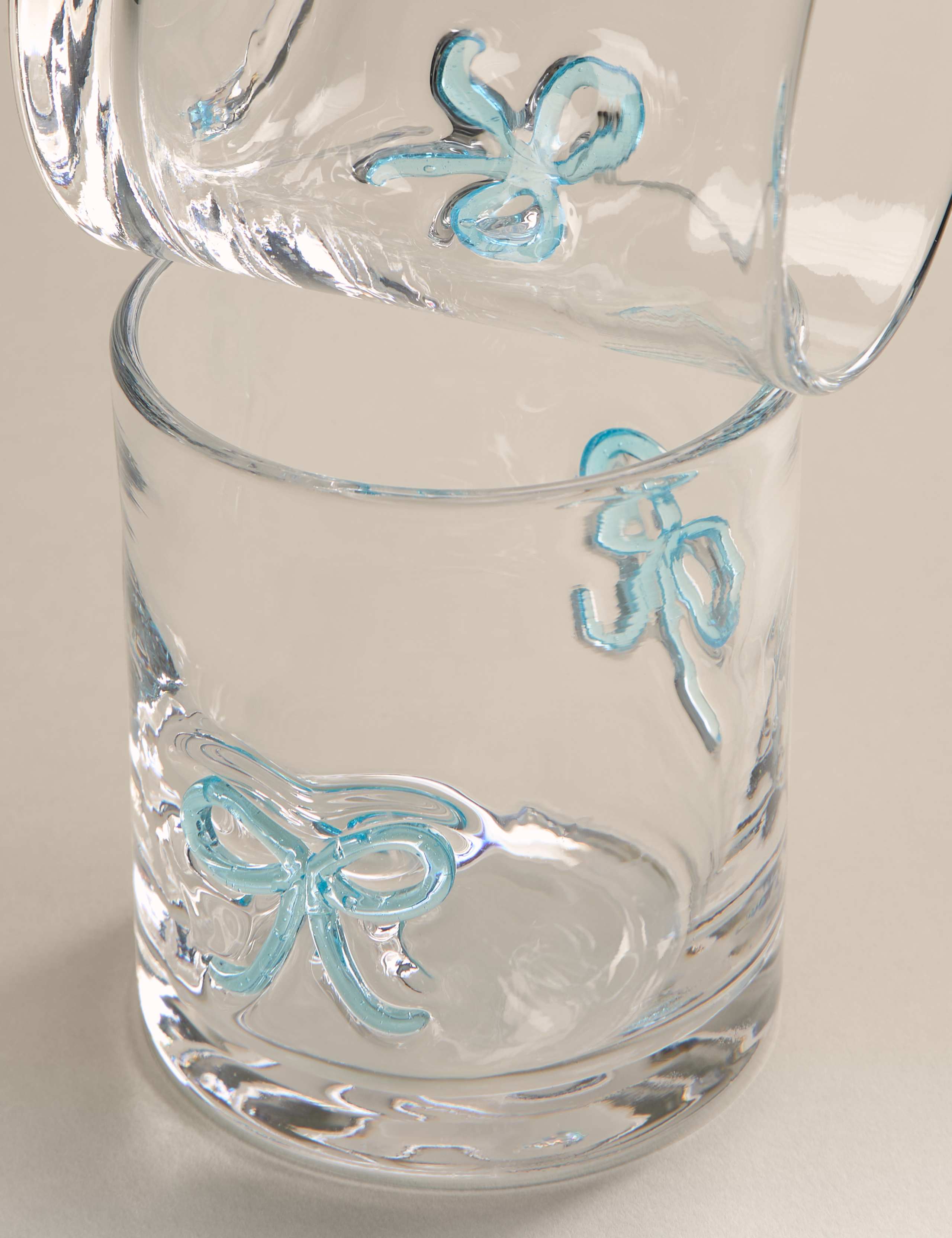 Set of 2 Bow Tumblers 2 of 4