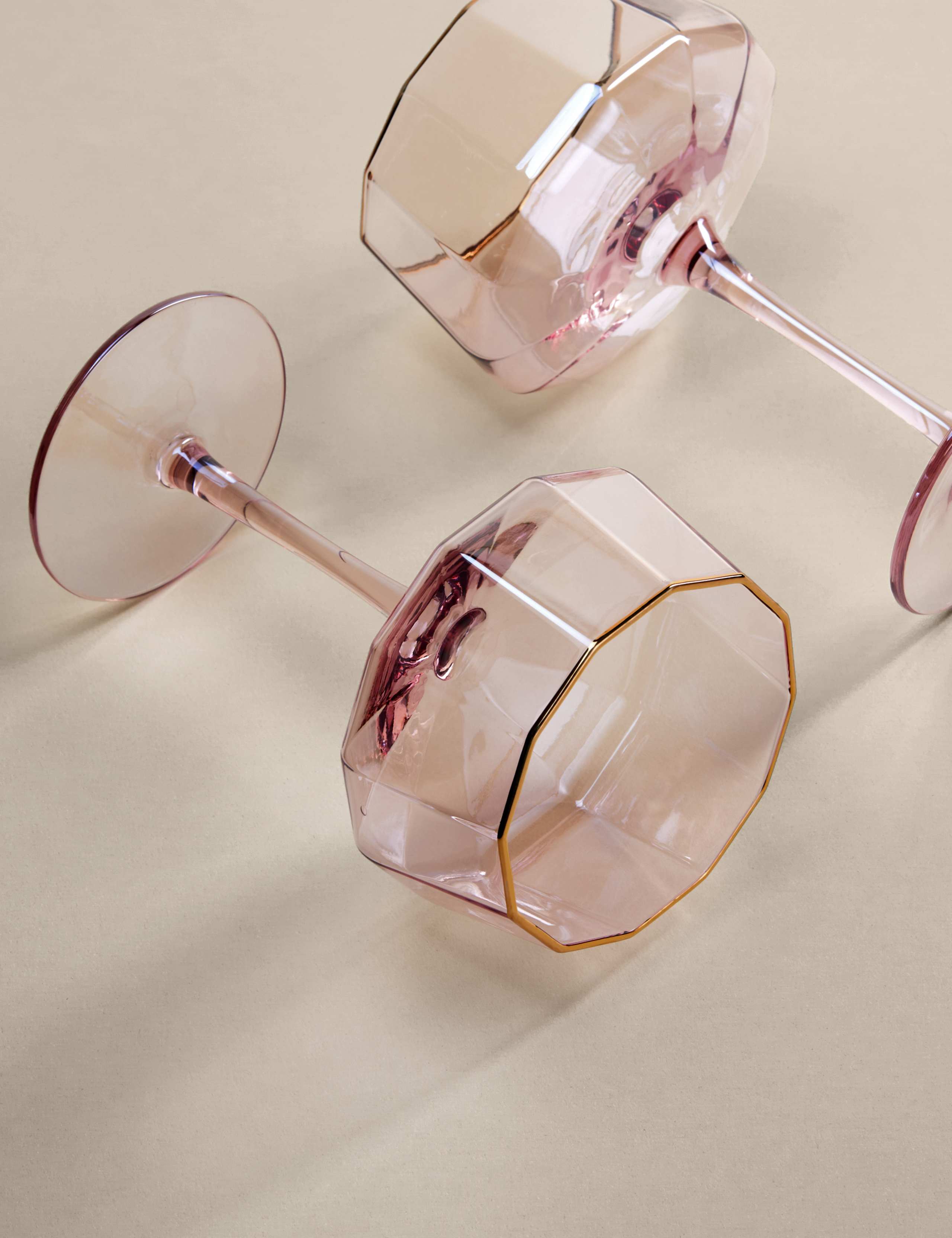 Set of 2 Pearlescent Lustre Coupe Glasses 3 of 4