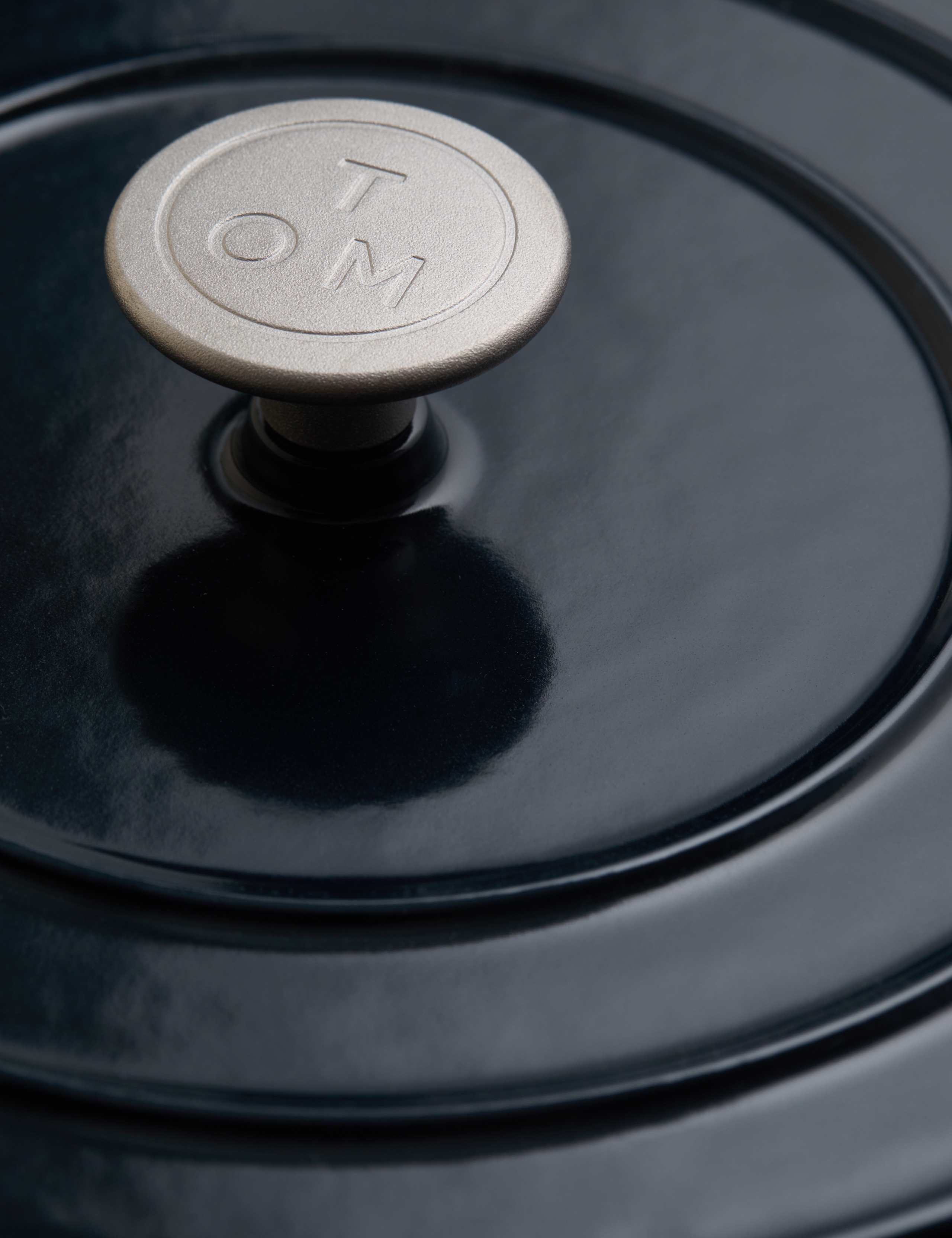 Cast Iron Shallow Blue Casserole Dish 3 of 8