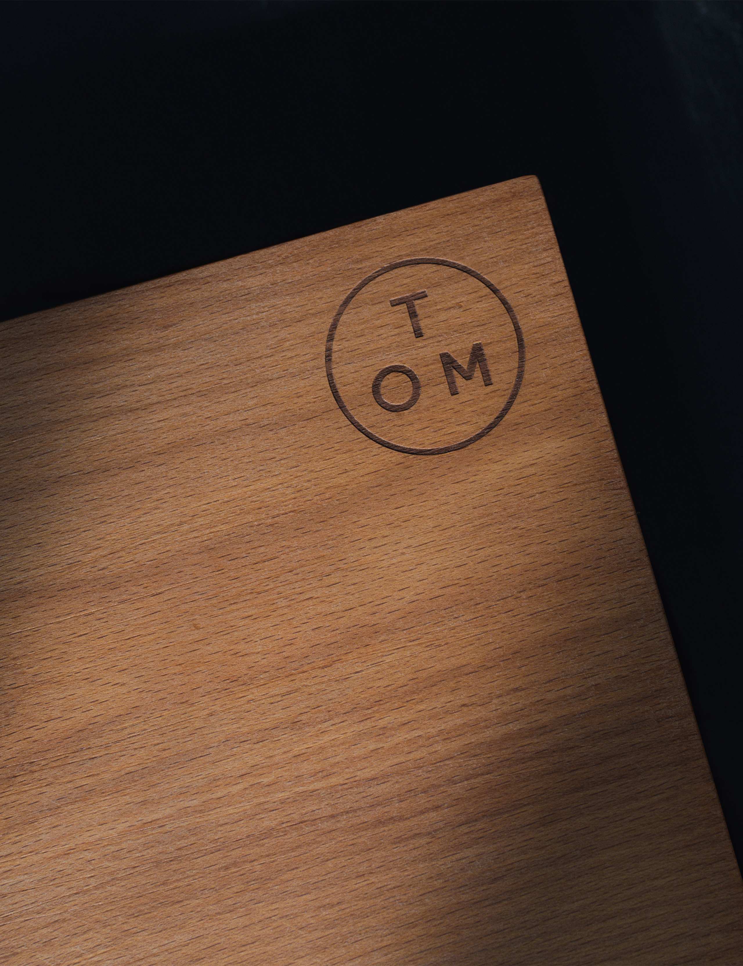 Waney Edge Wooden Chopping Board 3 of 6