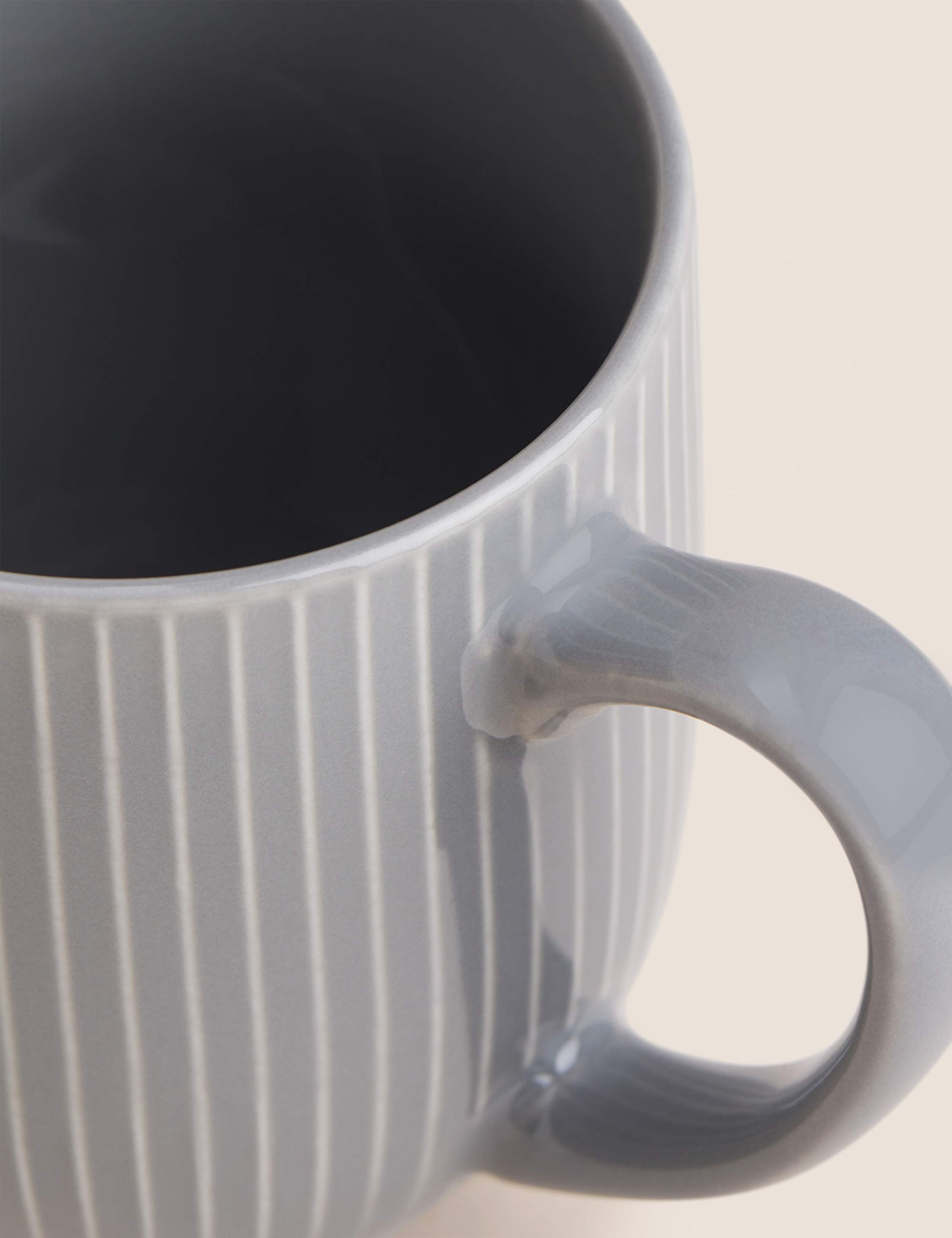 Set of 4 Textured Stripe Mugs 3 of 4