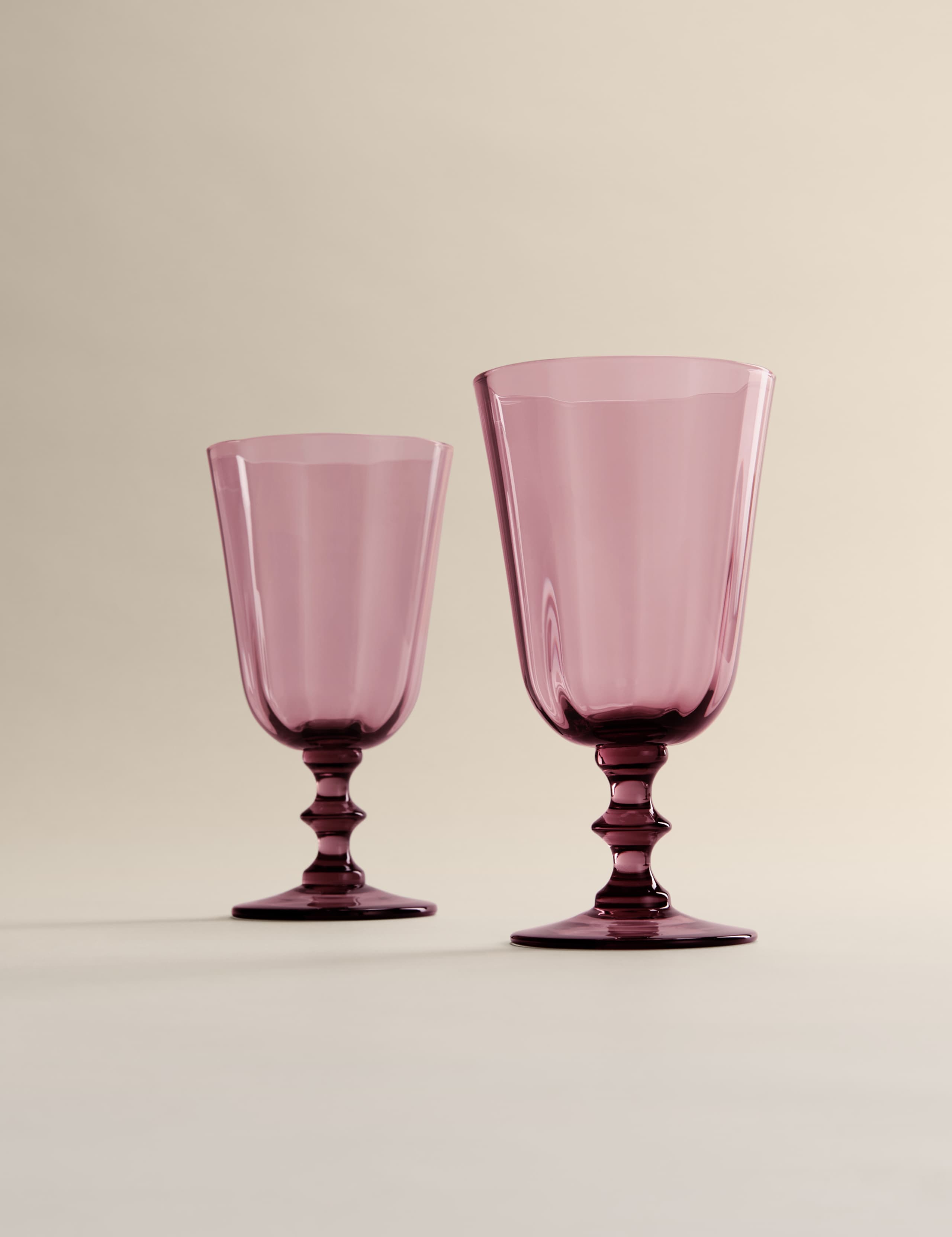 Set of 2 Etoile Wine Glasses 3 of 6