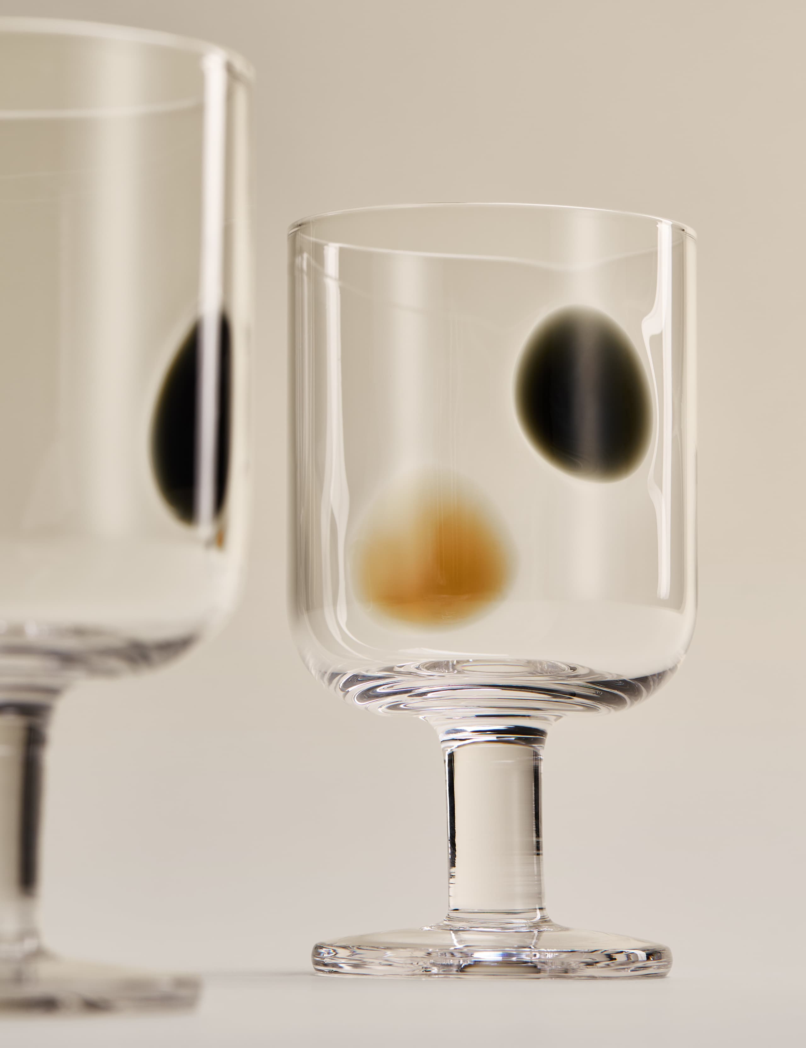 Set of 2 Dot Wine Glasses 1 of 5
