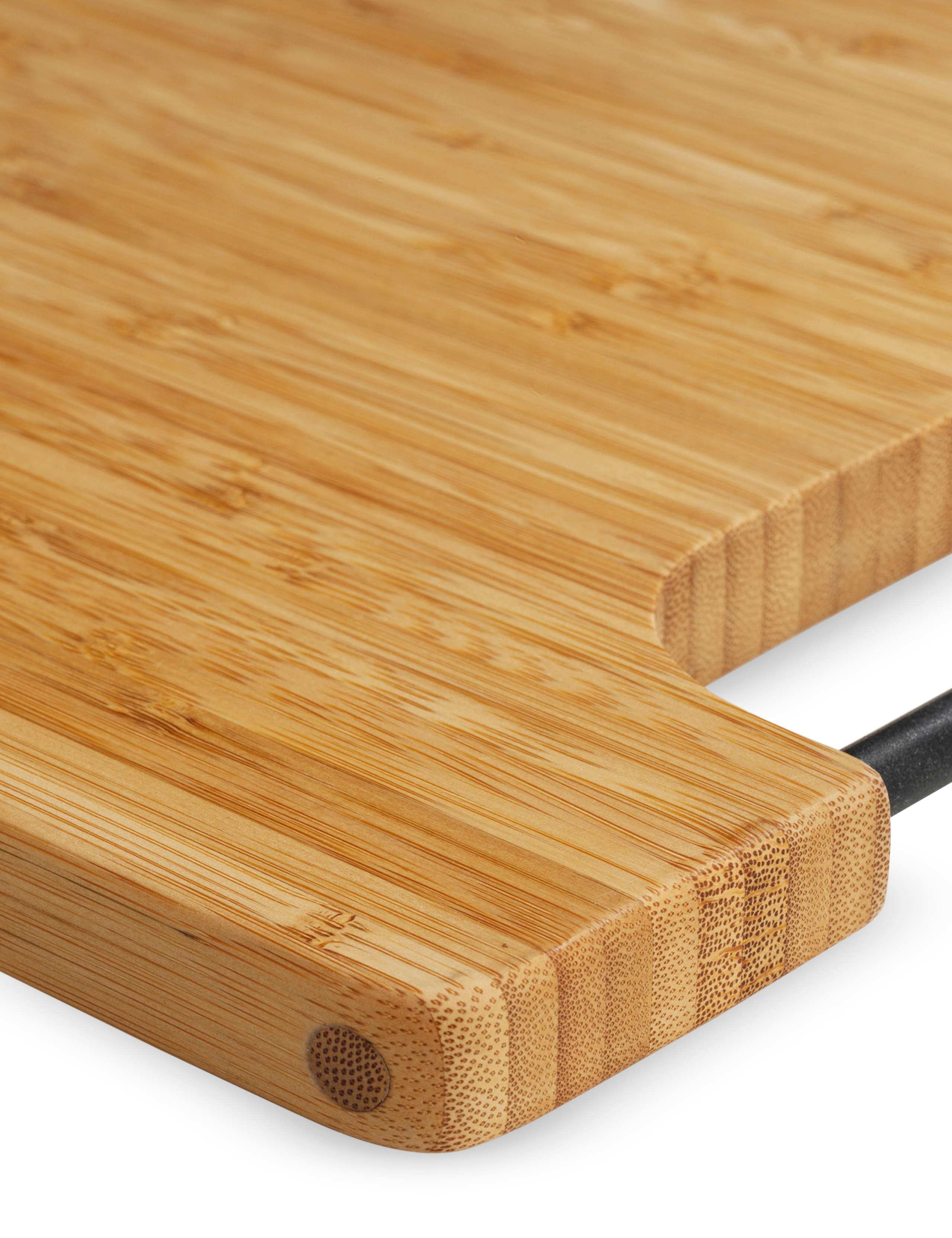 Bamboo Chopping Board with Silicon Rod Handle 2 of 3
