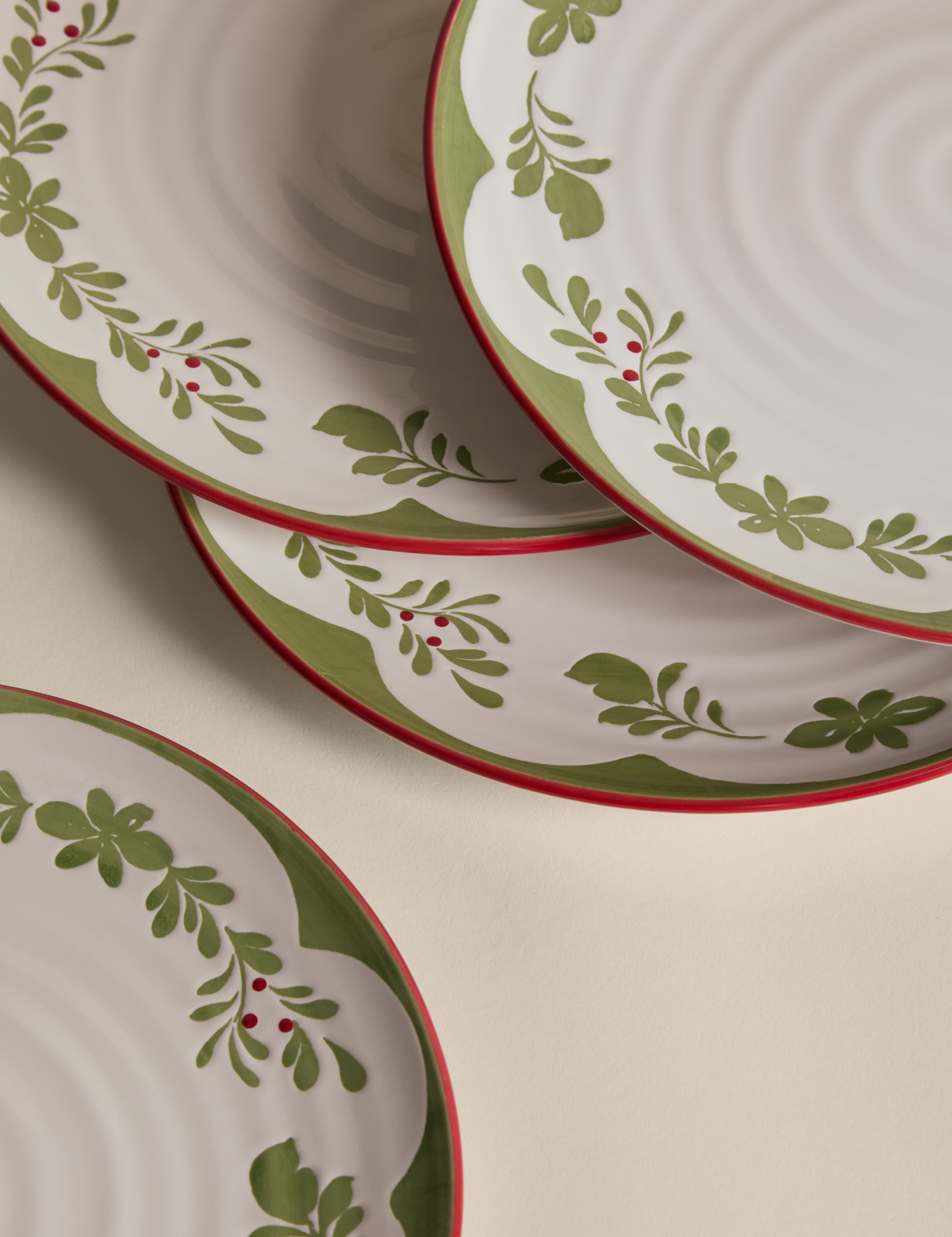 Set of 4 Winter Foliage Dinner Plates 4 of 6