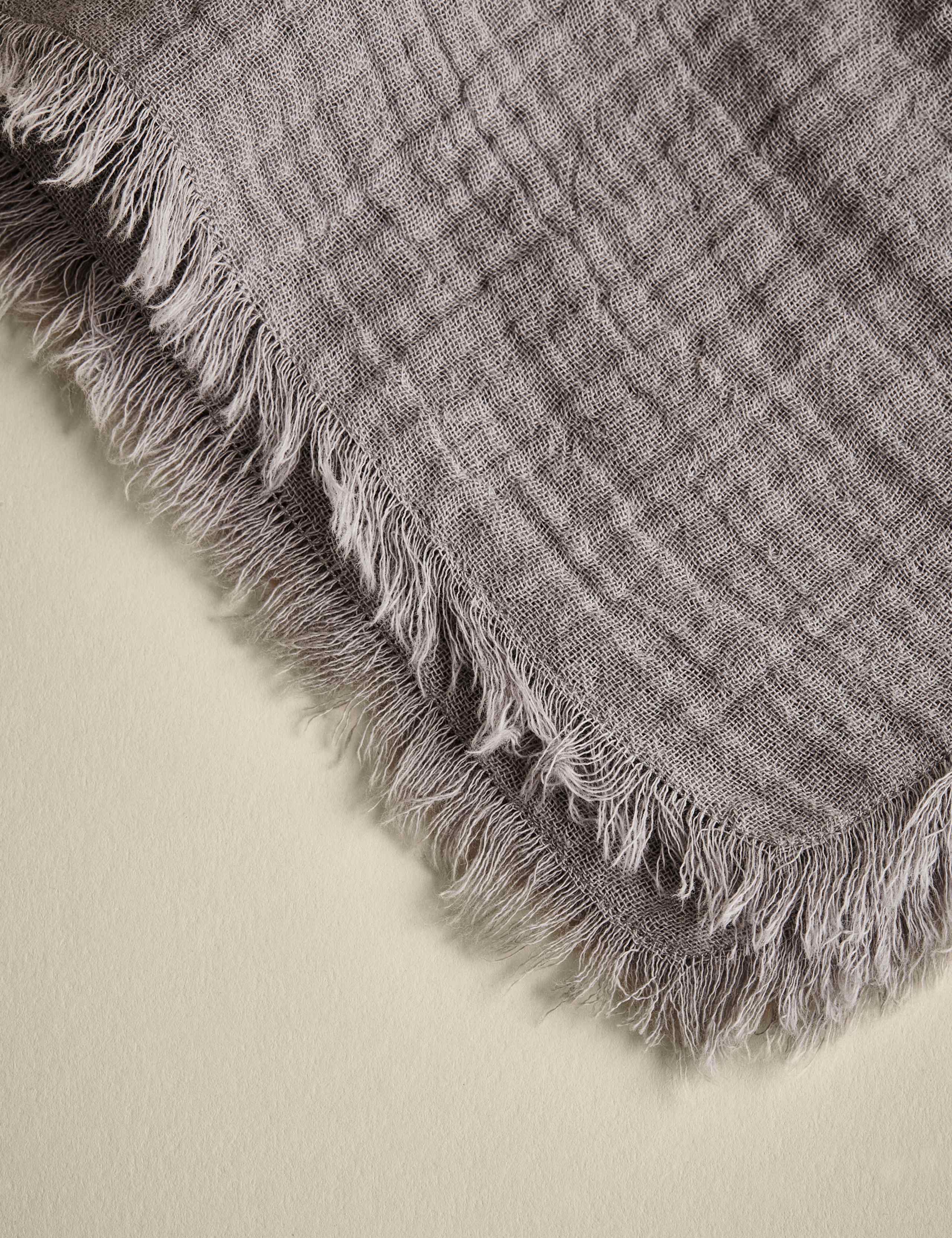 Set of 4 Frayed Edge Muslin Napkins 6 of 6