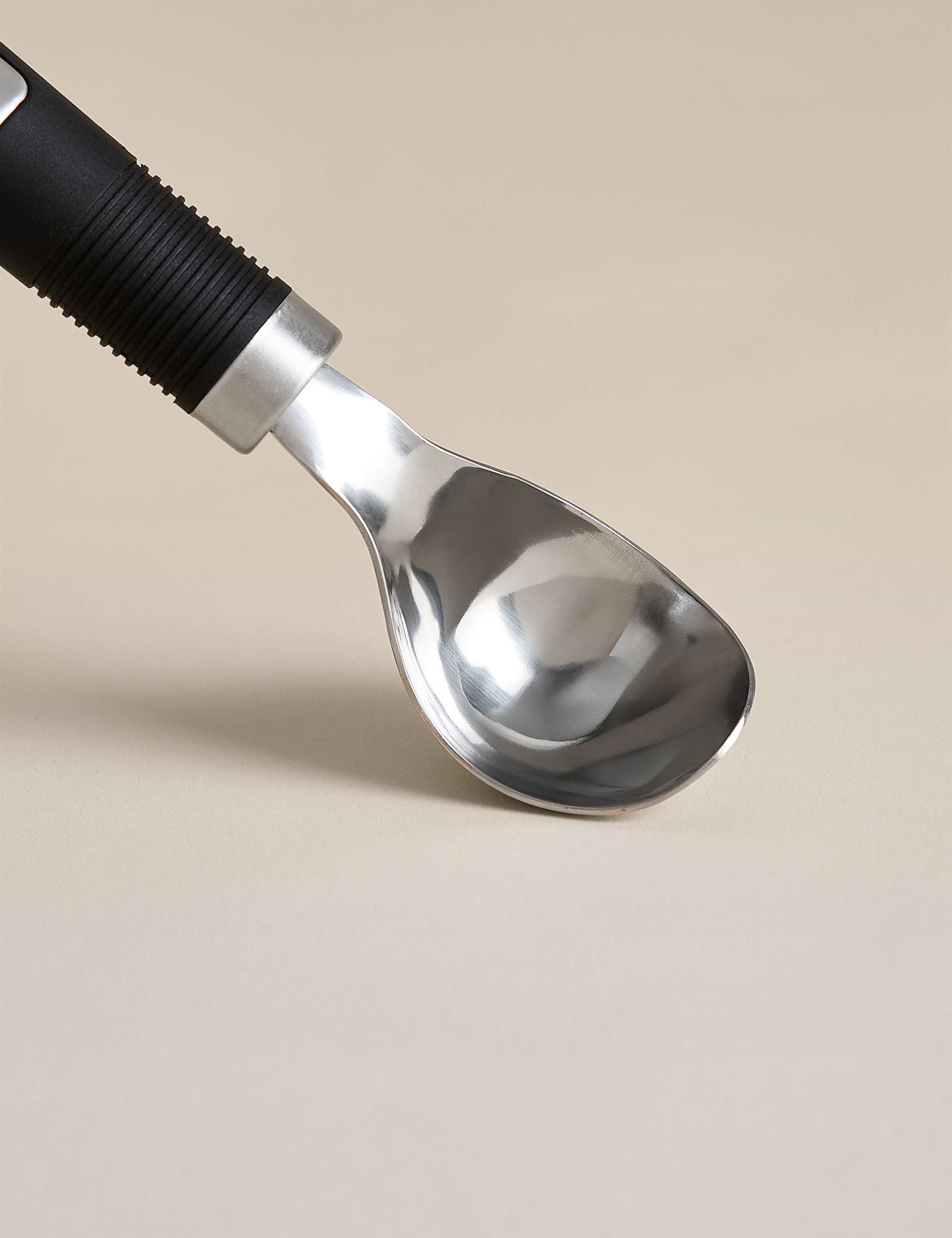 Soft Grip Handle Stainless Steel Ice Cream Scoop 2 of 3