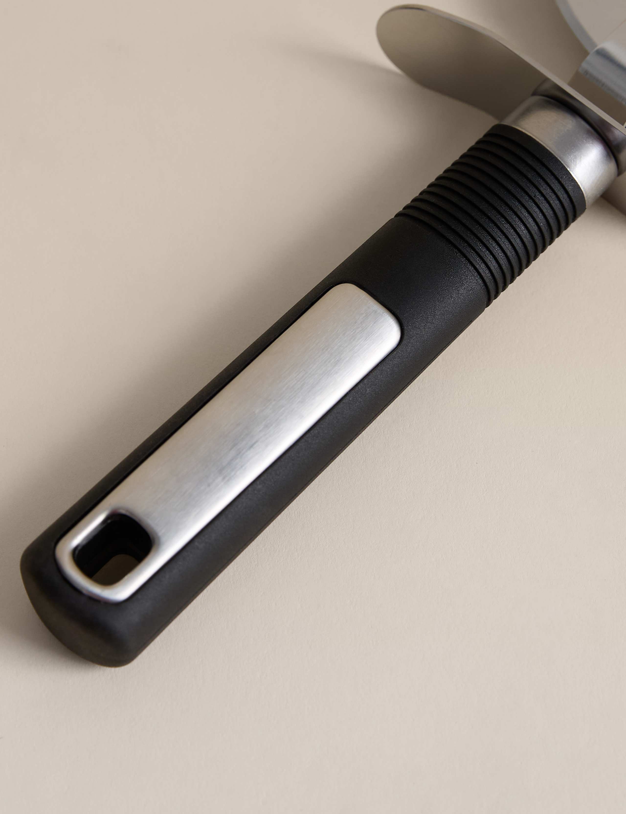 Soft Grip Stainless Steel Pizza Cutter 2 of 3