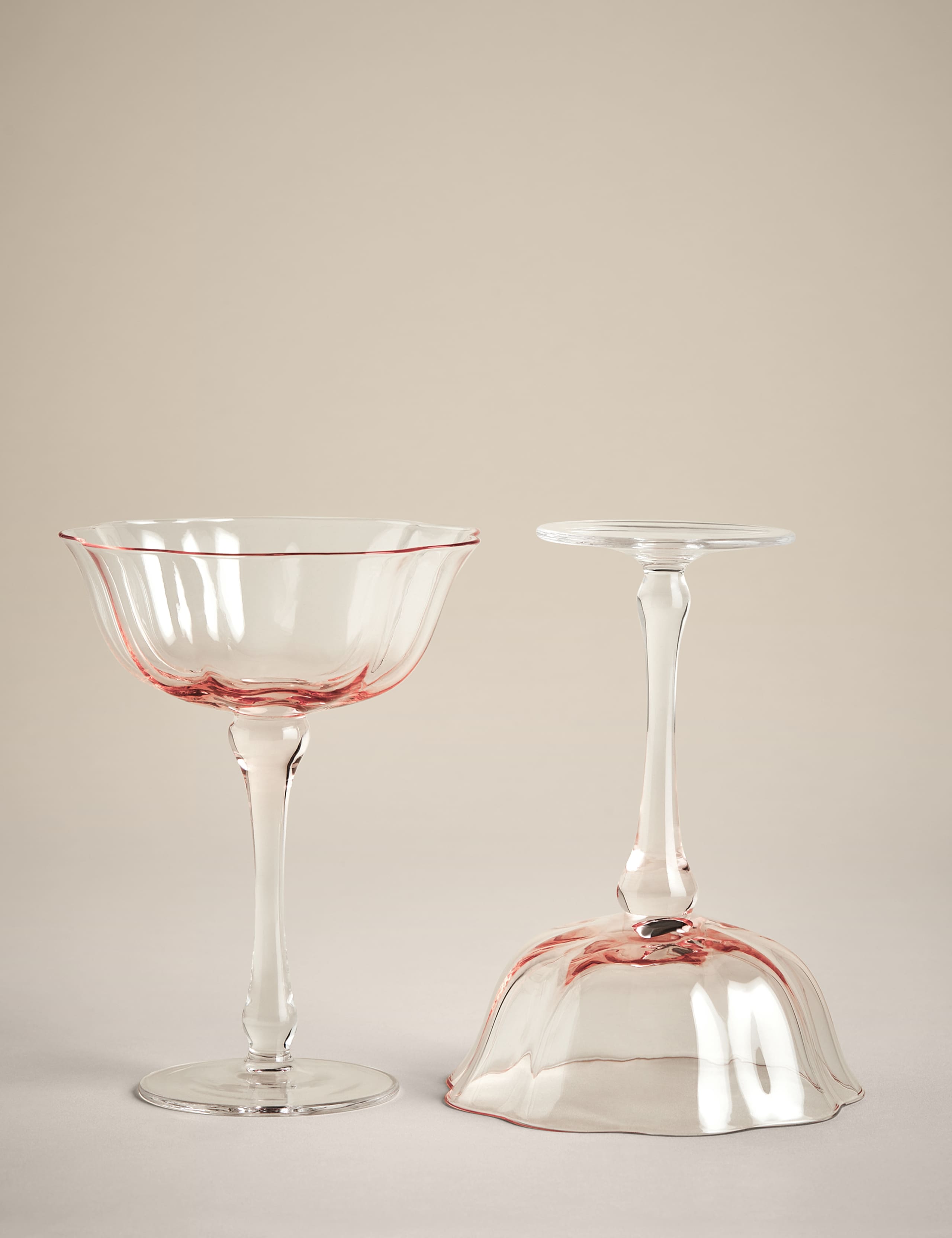 Set of 2 Fleur Ombré Coupe Glasses 3 of 5