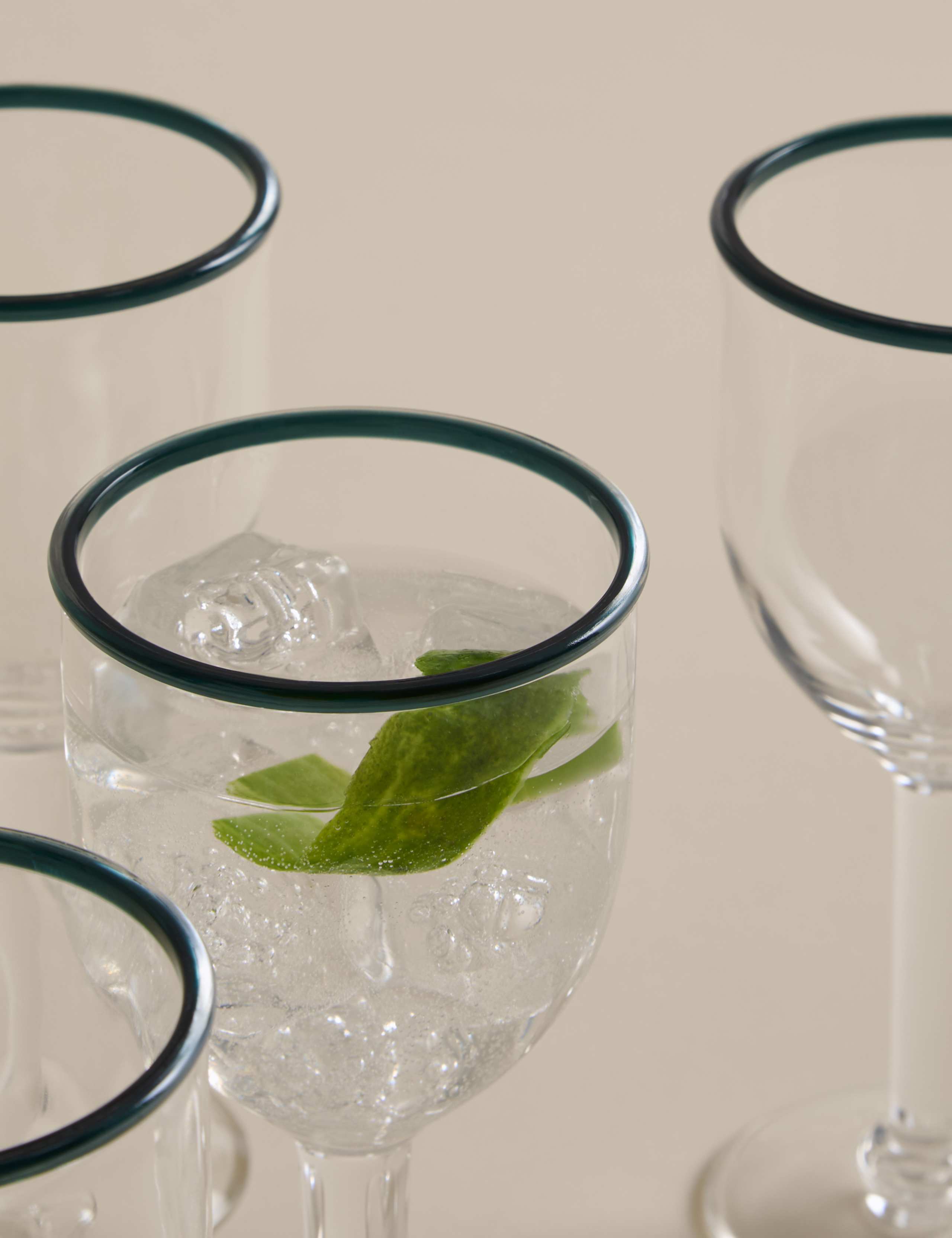 Set of 4 Contrast Rim Picnic Wine Glasses 3 of 4