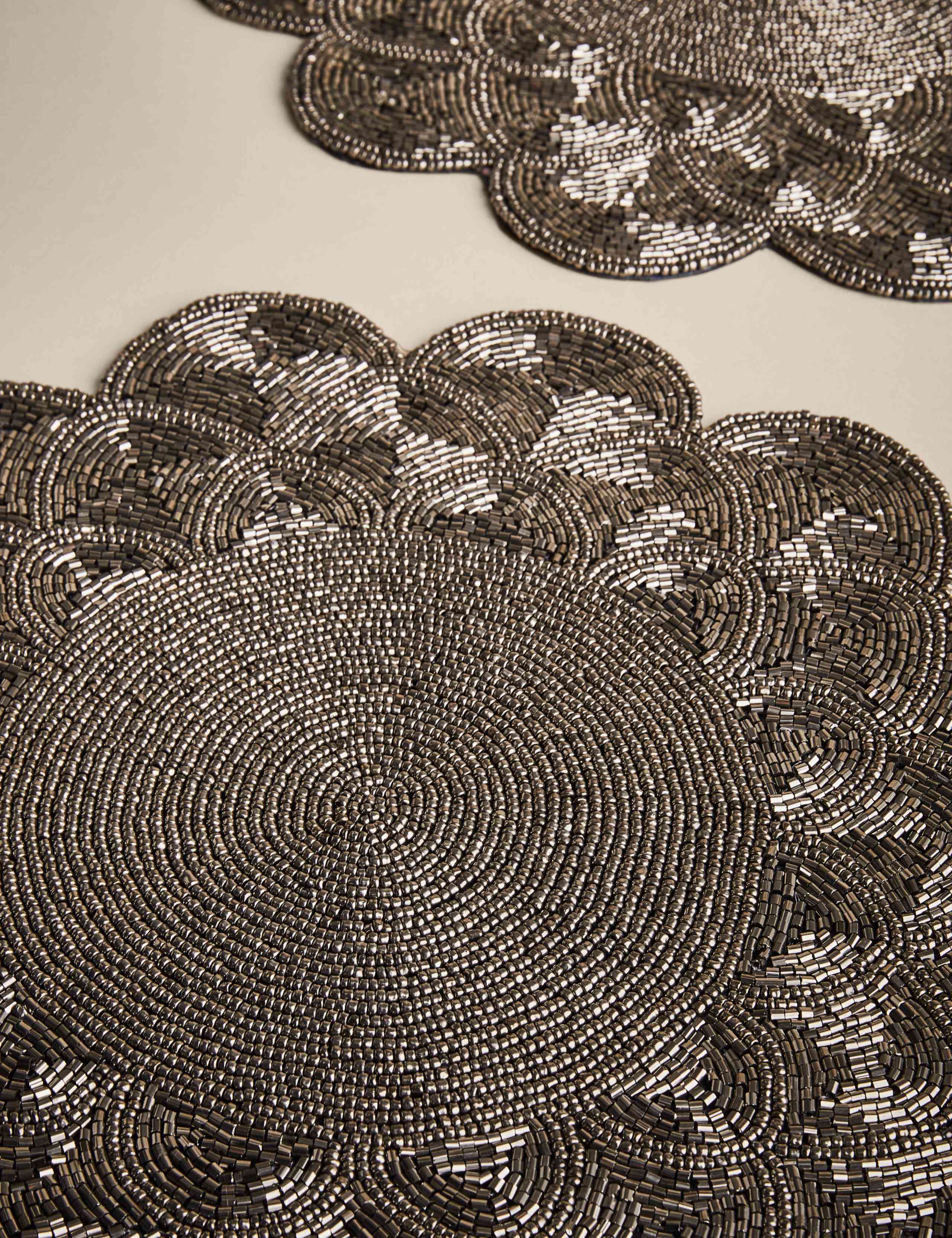Set of 2 Beaded Scallop Placemats 2 of 3