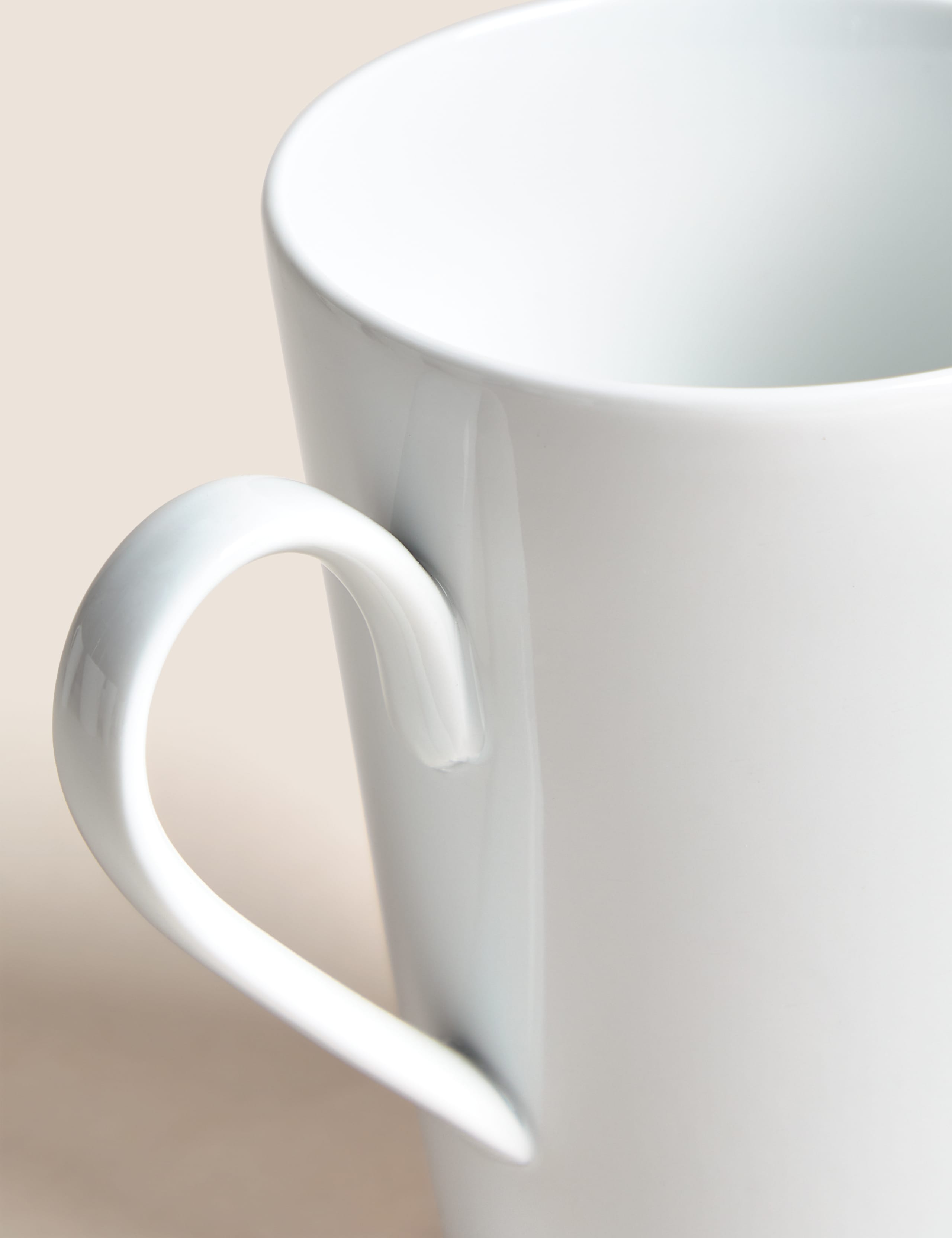 Set of 4 Maxim Mugs 3 of 4