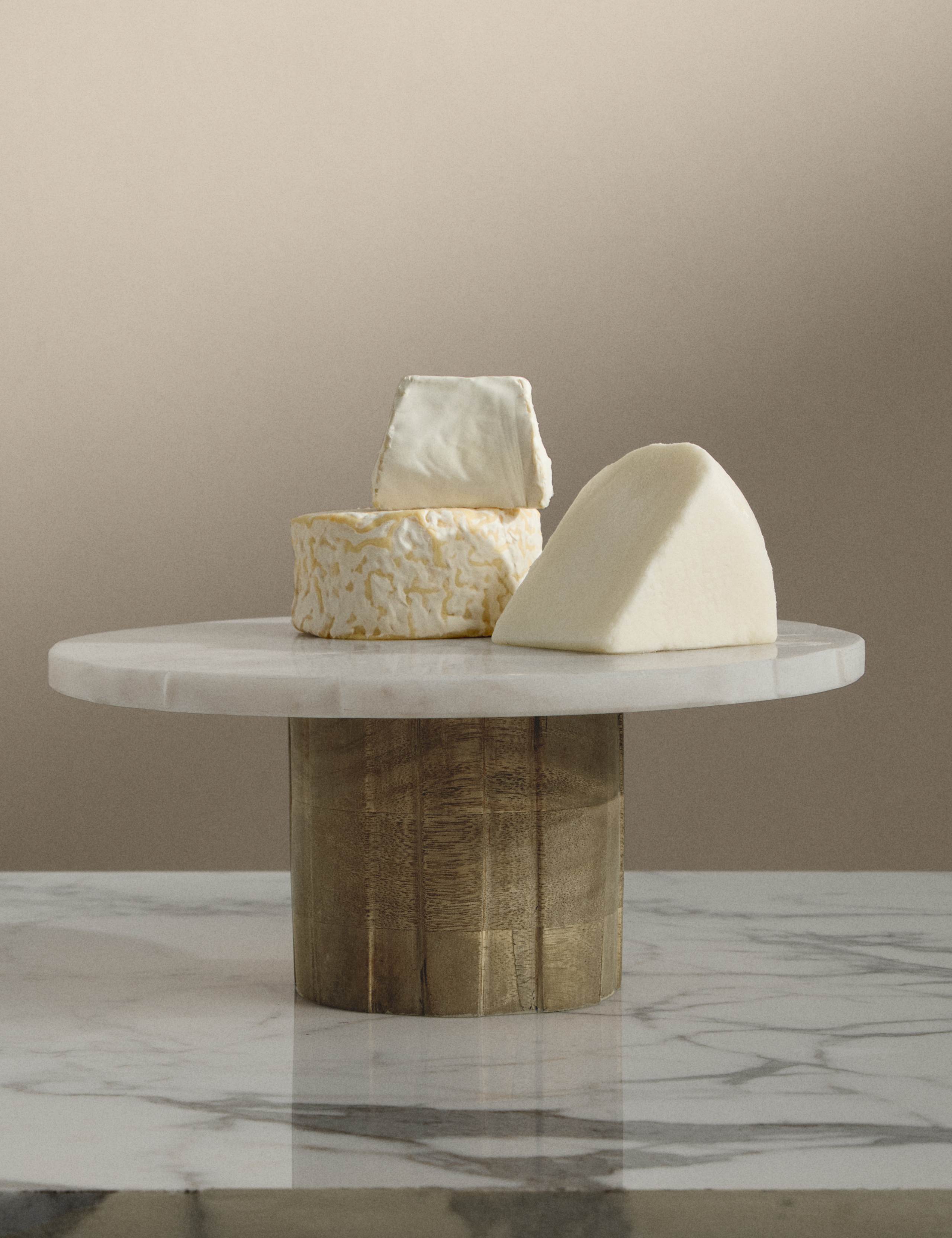 Marble Cake Stand 1 of 6