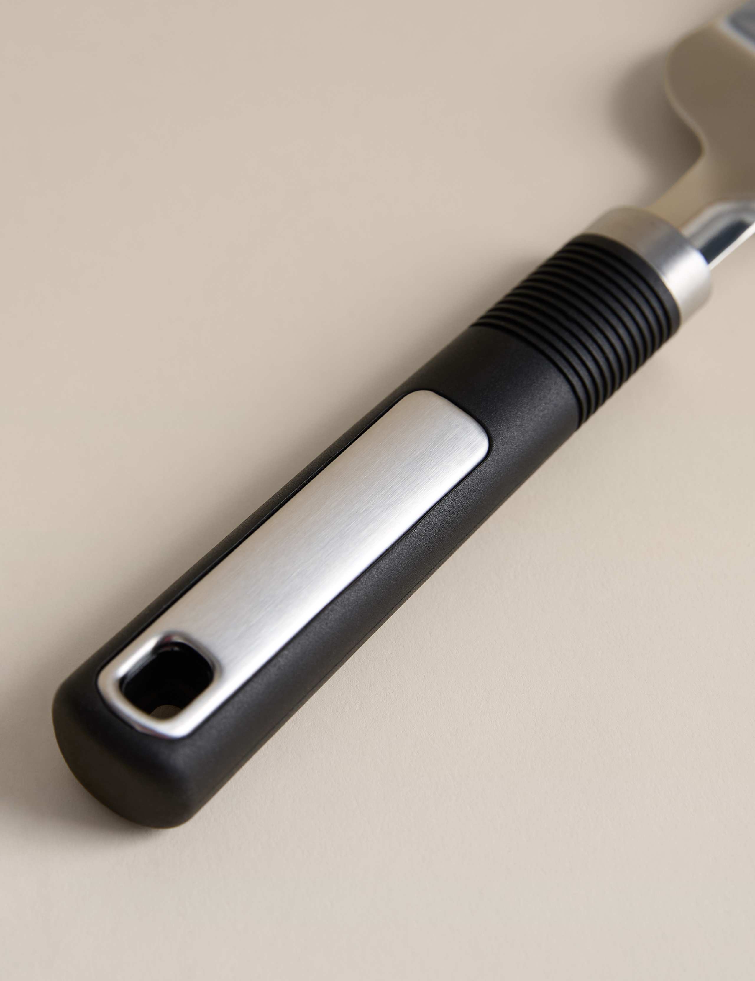 Soft Grip Stainless Steel Cake Slicer 2 of 3