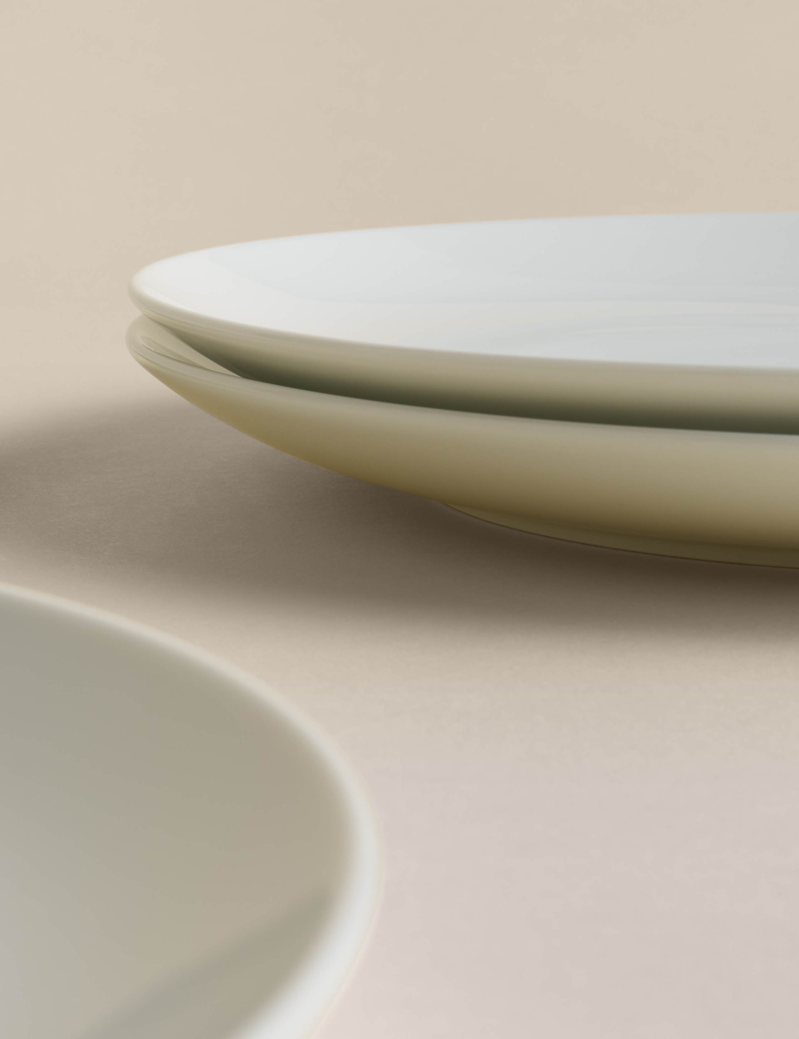 Set of 4 Maxim Coupe Dinner Plates 2 of 3