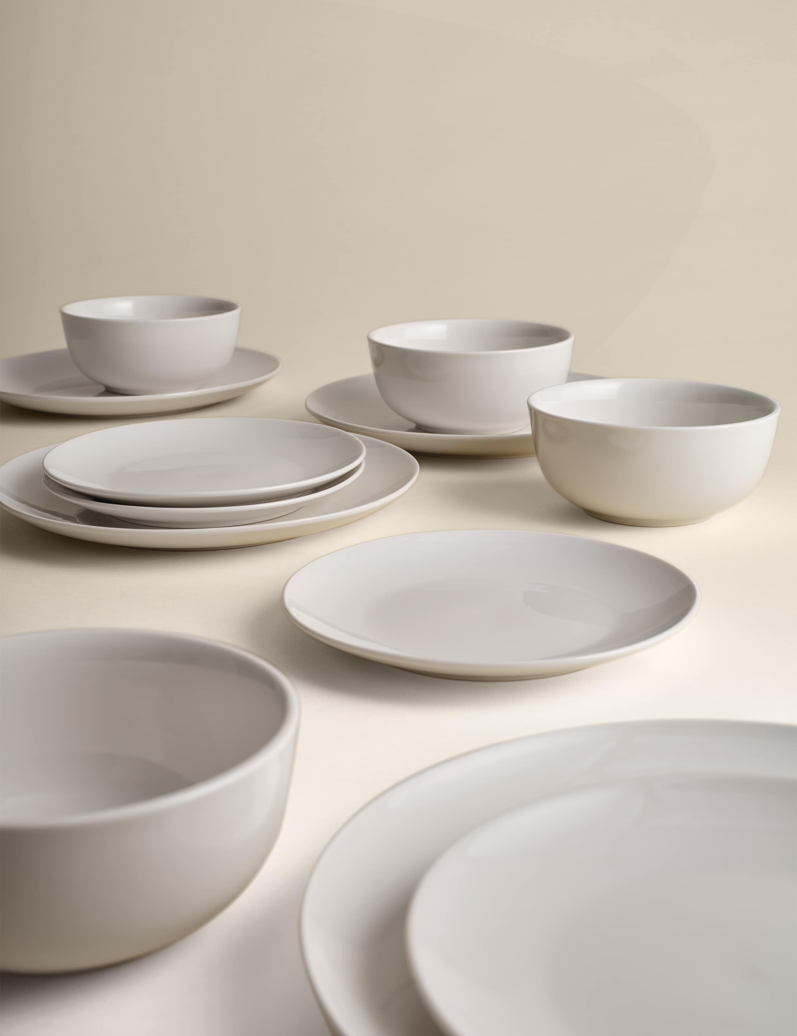 12 Piece Porcelain Dinner Set 6 of 7