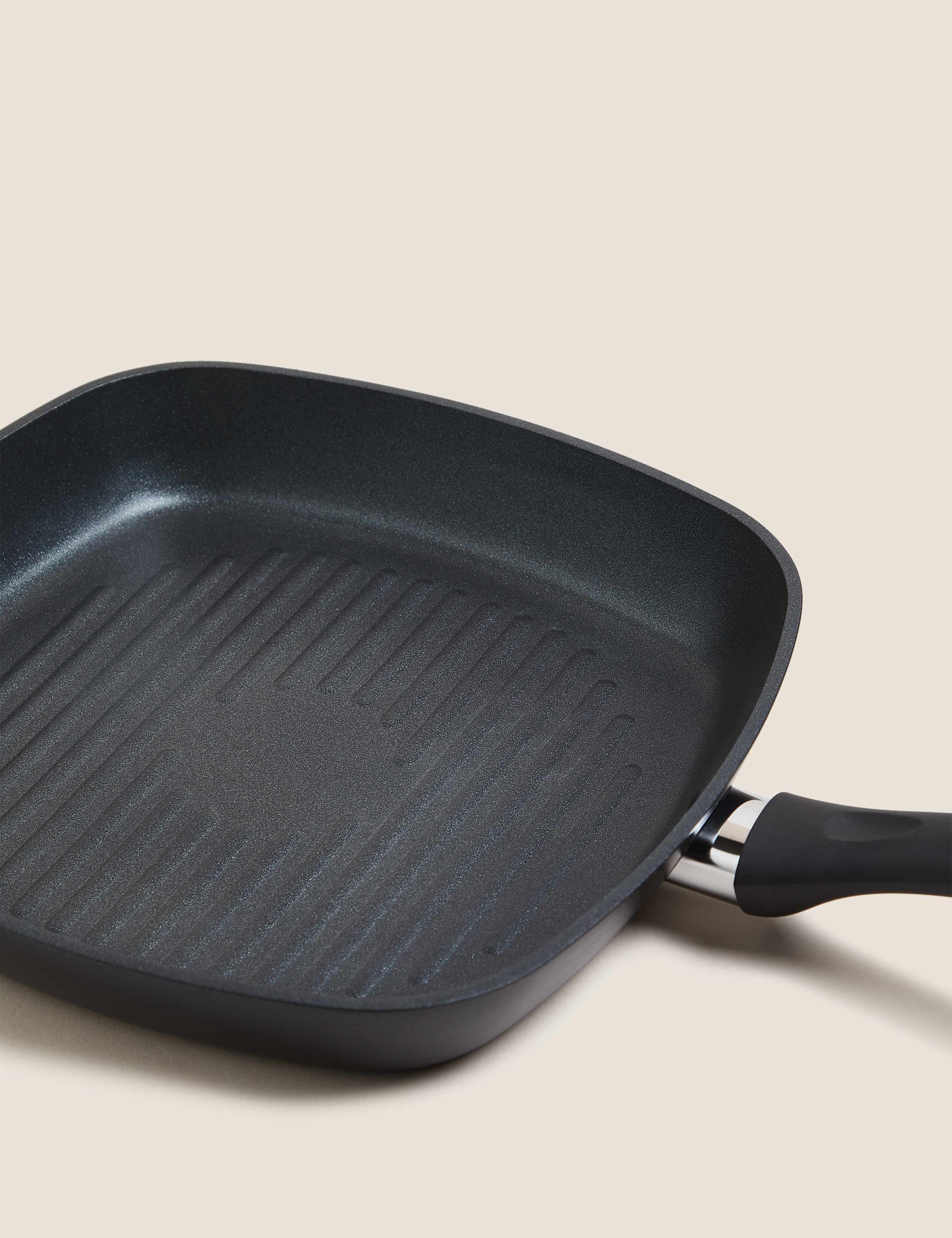 Black Aluminium 26cm Non-Stick Griddle Pan 3 of 3